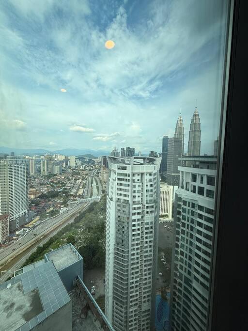 Facestyle Infinity Pool KLCC Smart TV Free WiFi Two Bedroom