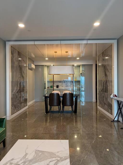 Facestyle Infinity Pool KLCC Smart TV Free WiFi Two Bedroom
