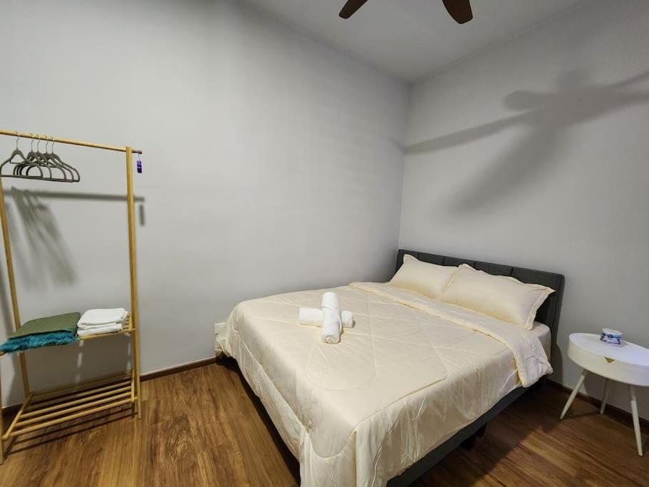 TheLunar Homestay