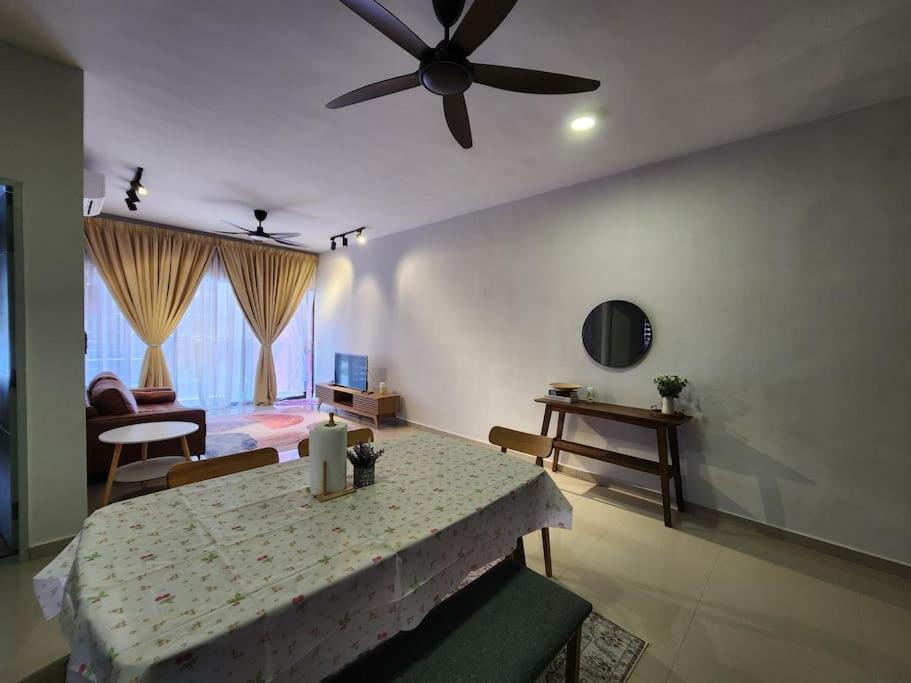 TheLunar Homestay
