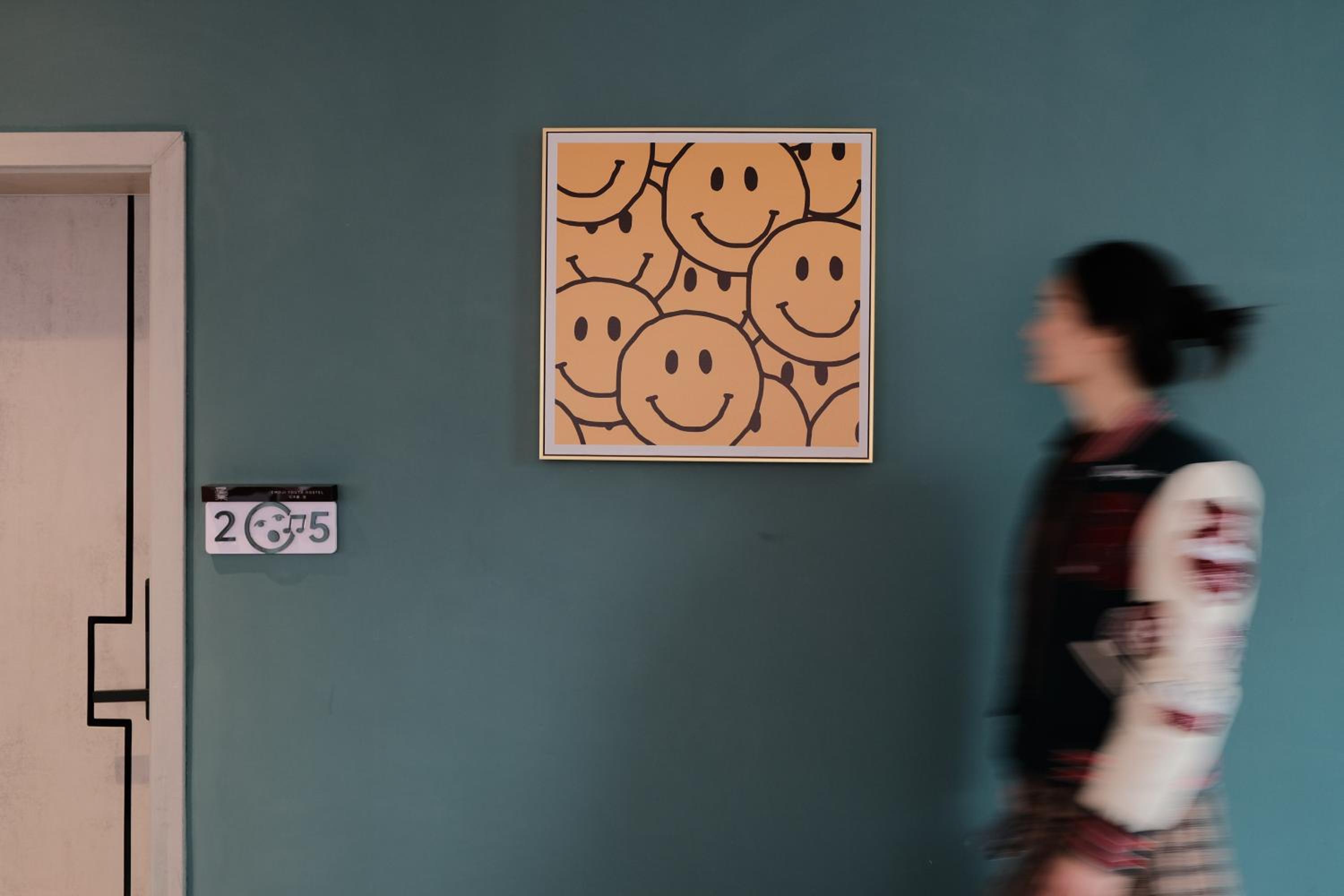 Guilin Yangshuo Emoji Youth Hostel West Street Li River Yulong River Yangshuo Park Activities