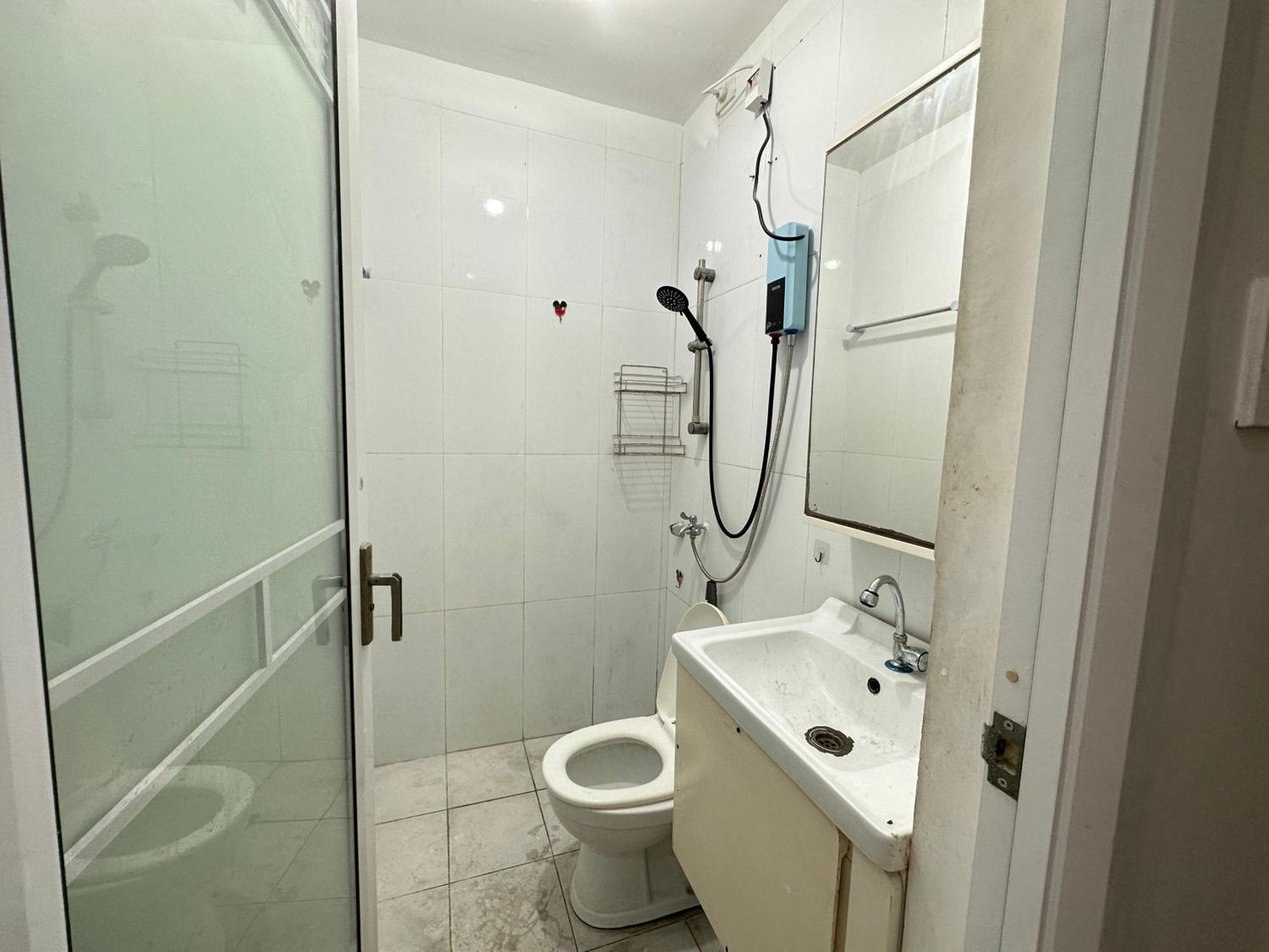 Mabolo 202 Family Room