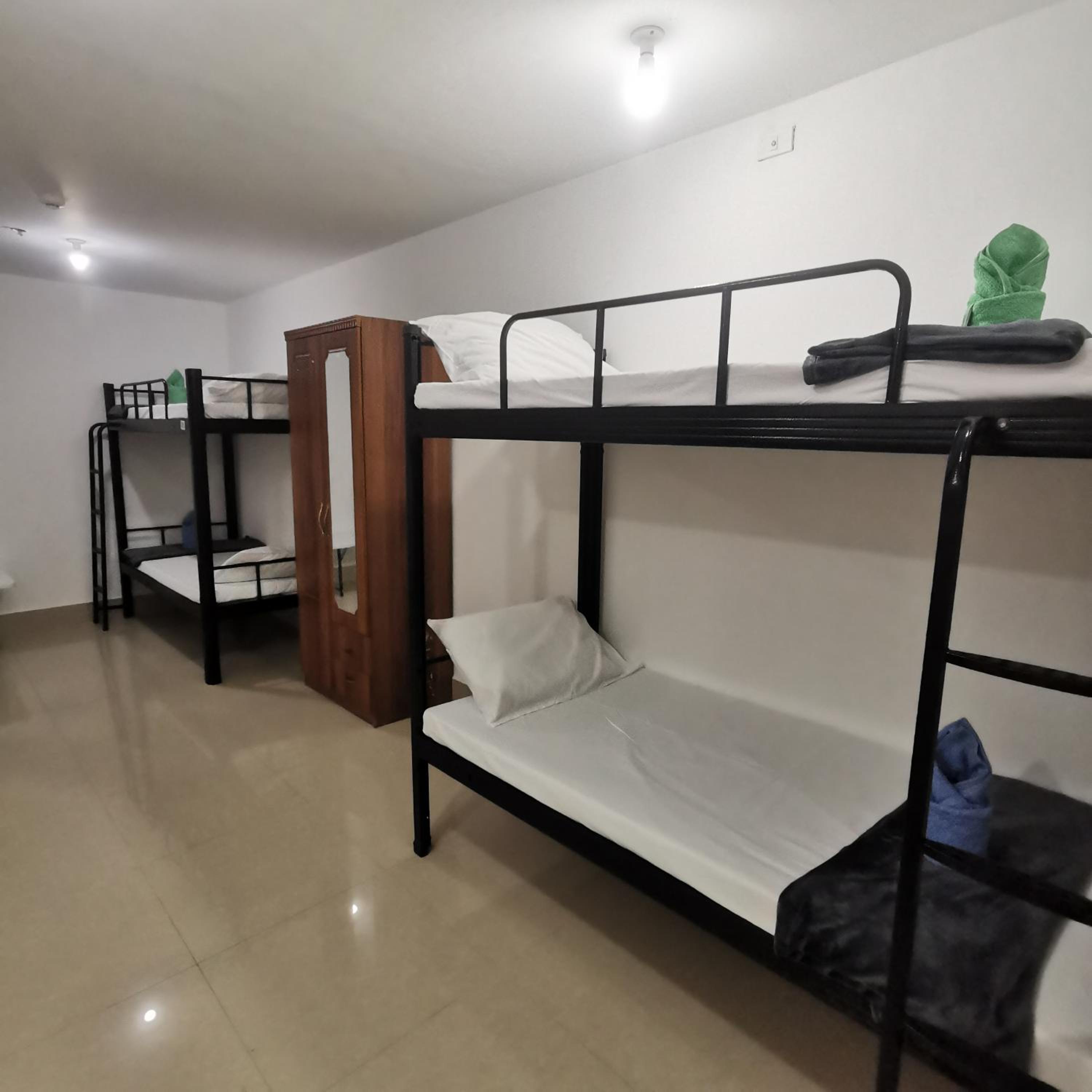 Mabolo 208 Family Room near IT Park view 2
