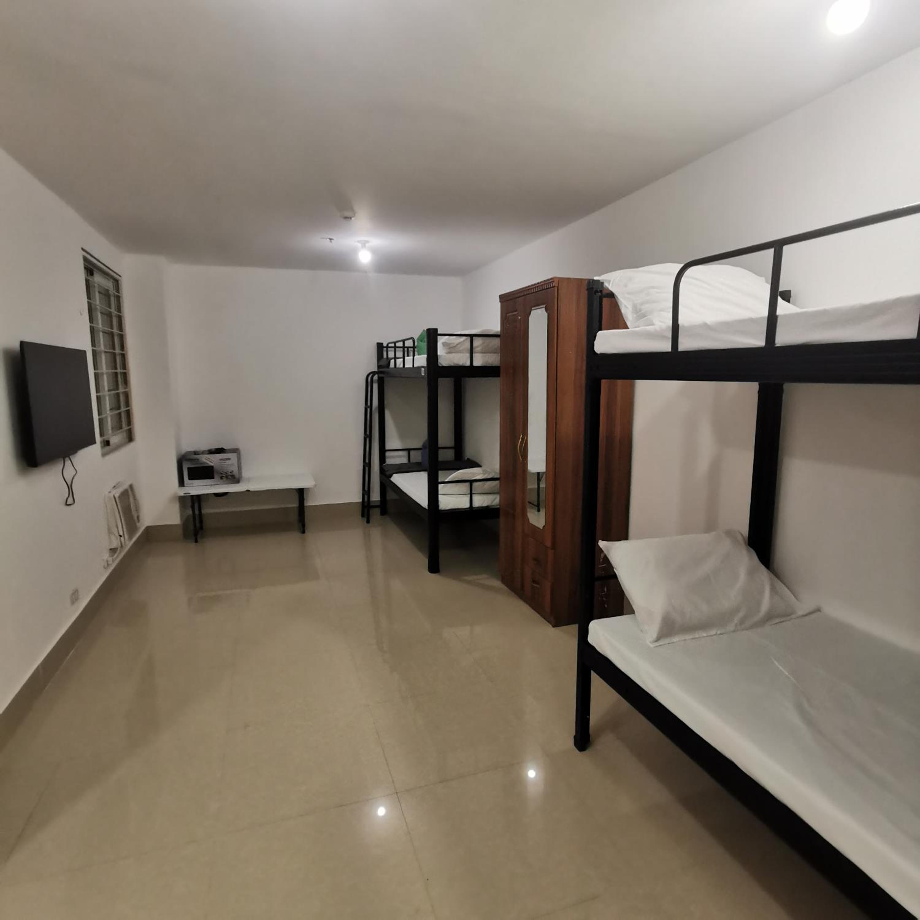 Mabolo 208 Family Room near IT Park view 5