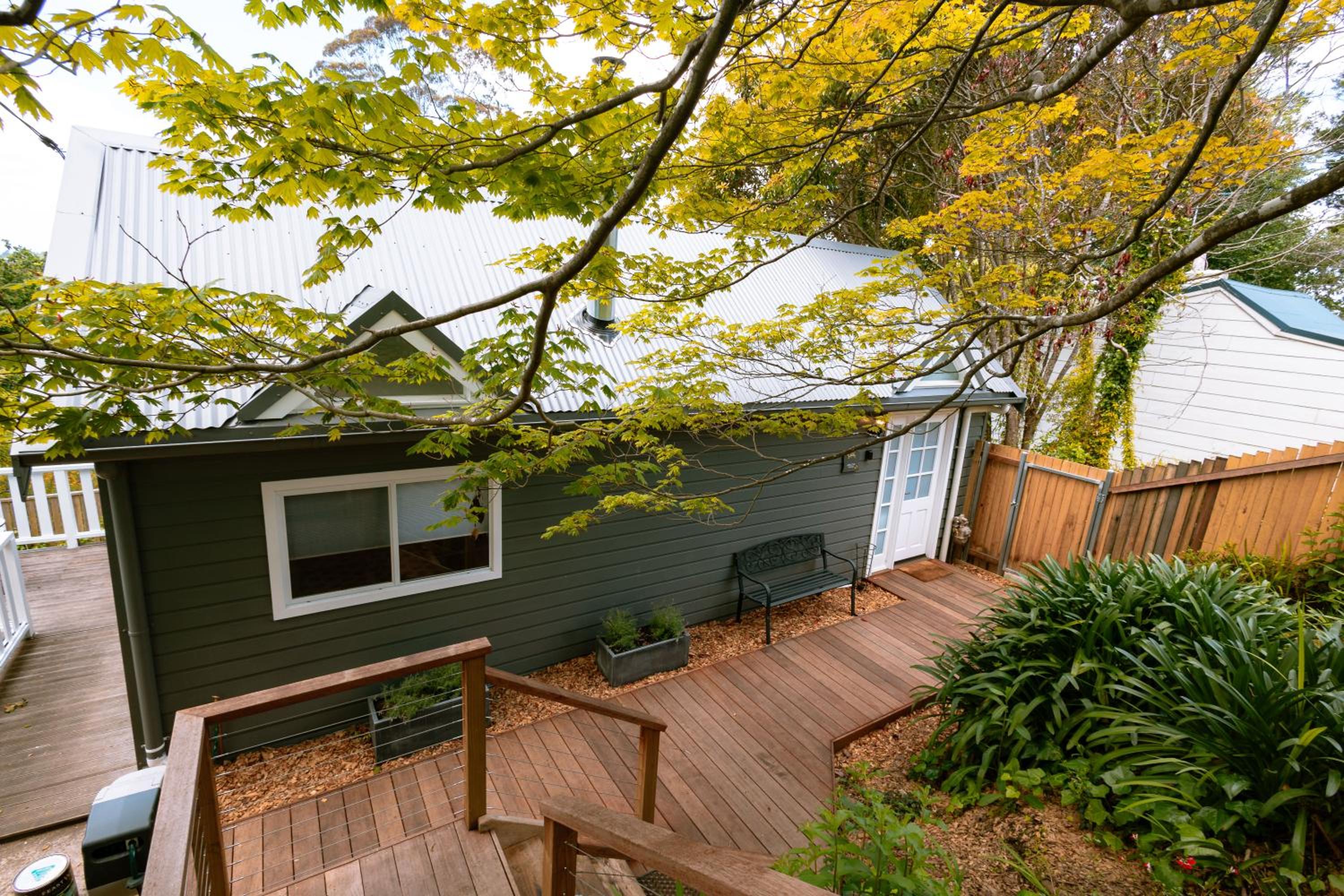 Hotel Newly Renovated 100 Year Old Bliss Cottage - Adaline - Image 1