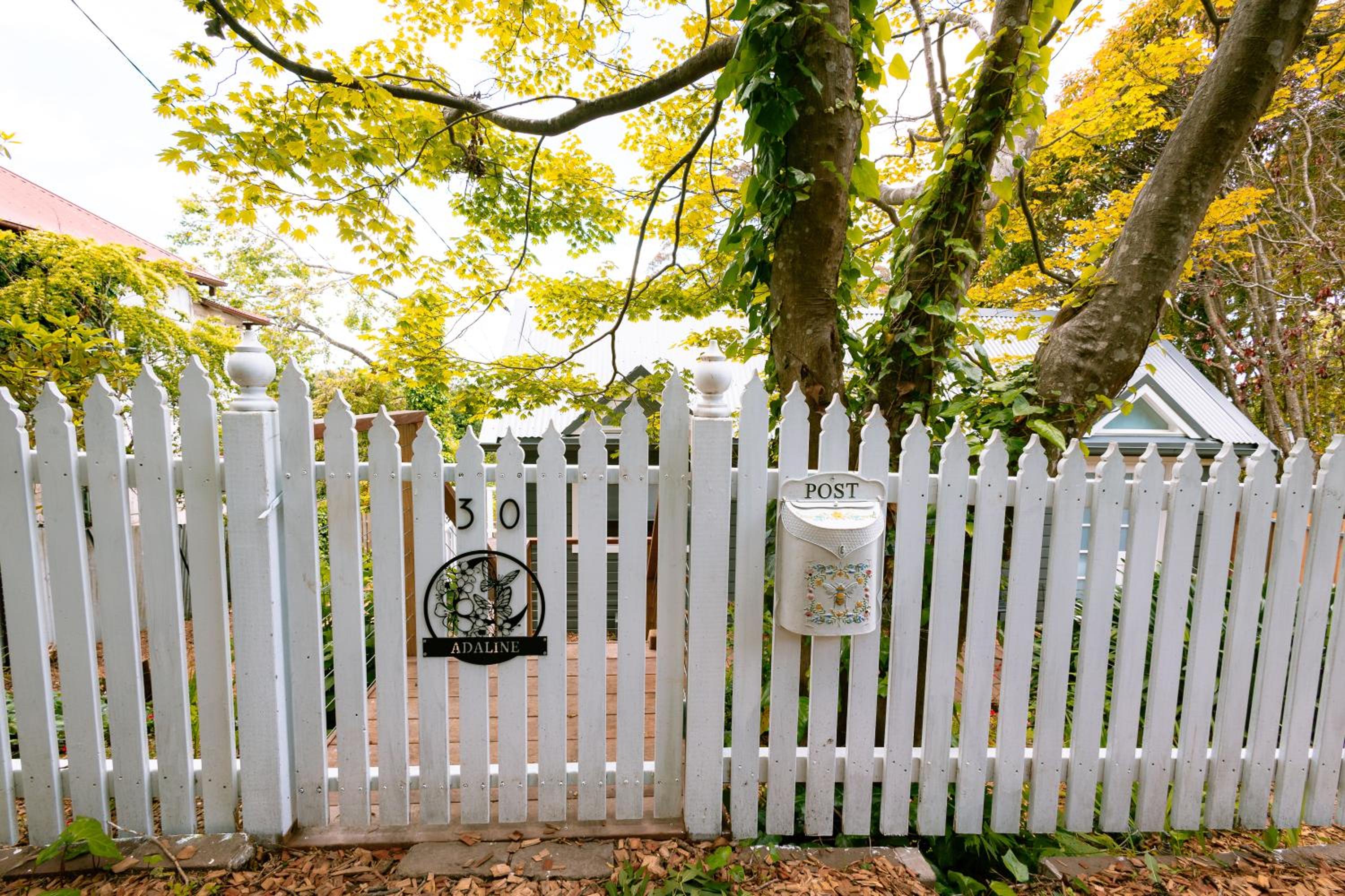 Newly Renovated 100 Year Old Bliss Cottage - Adaline