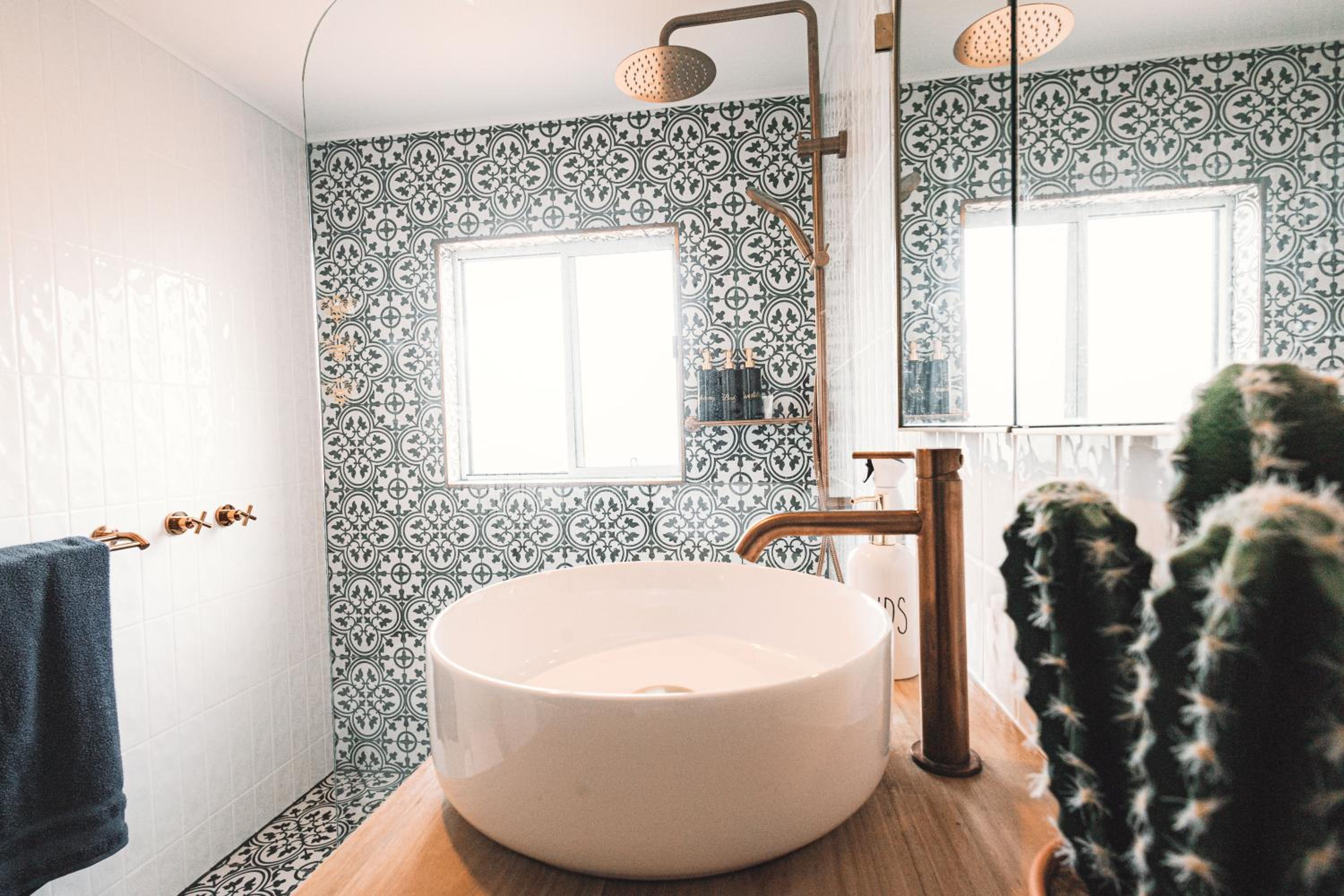Newly Renovated 100 Year Old Bliss Cottage - Adaline
