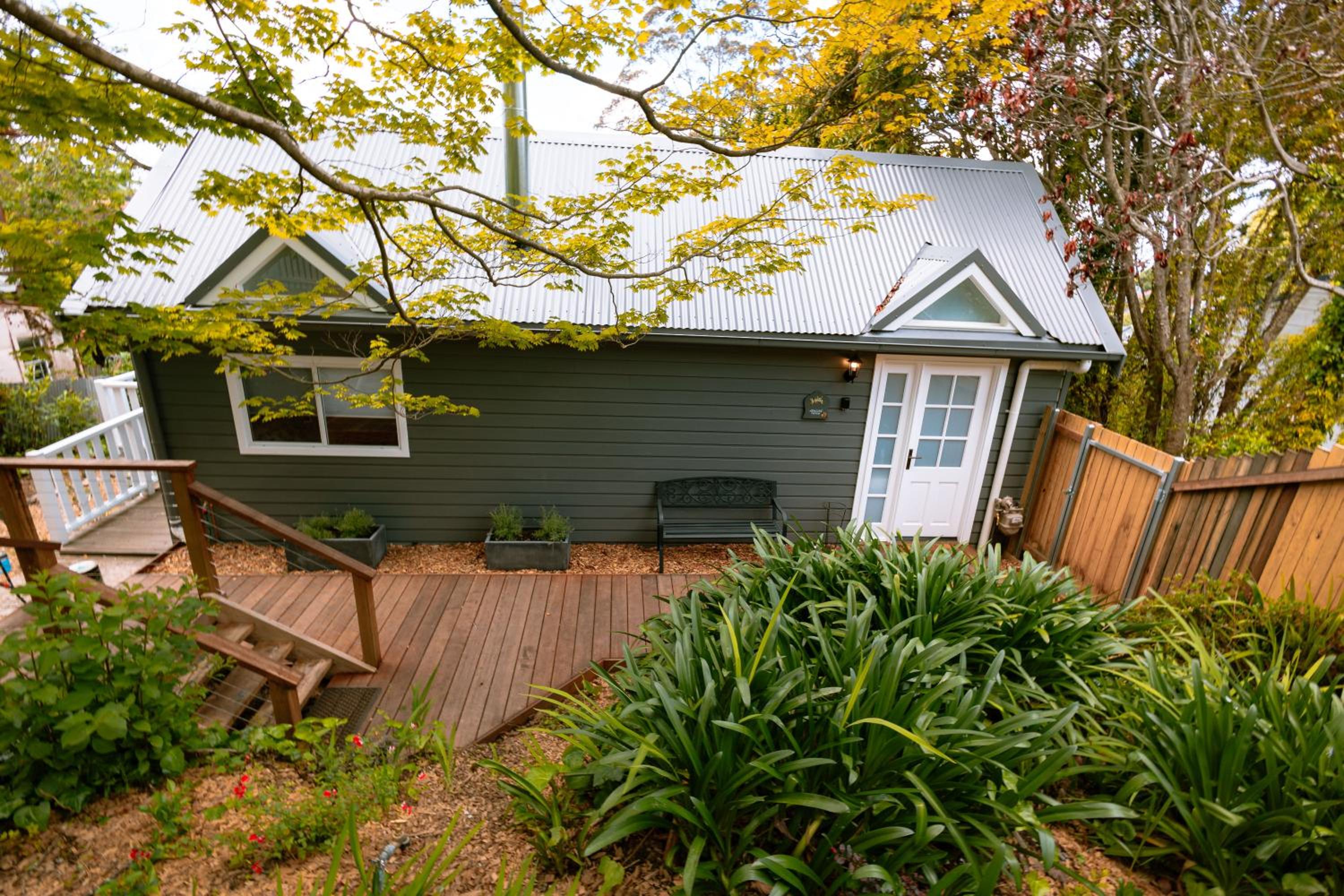 Newly Renovated 100 Year Old Bliss Cottage - Adaline