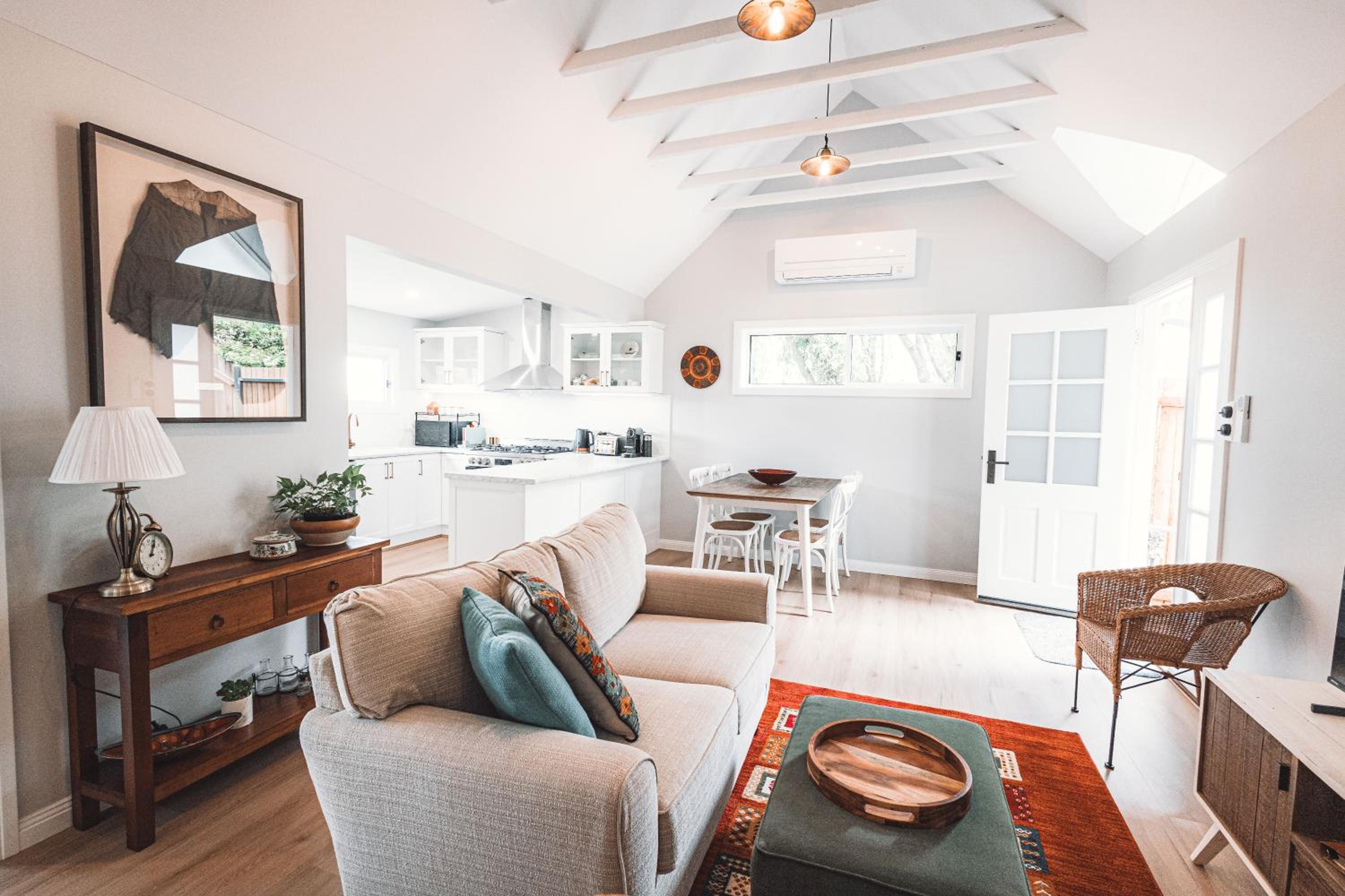 Newly Renovated 100 Year Old Bliss Cottage - Adaline