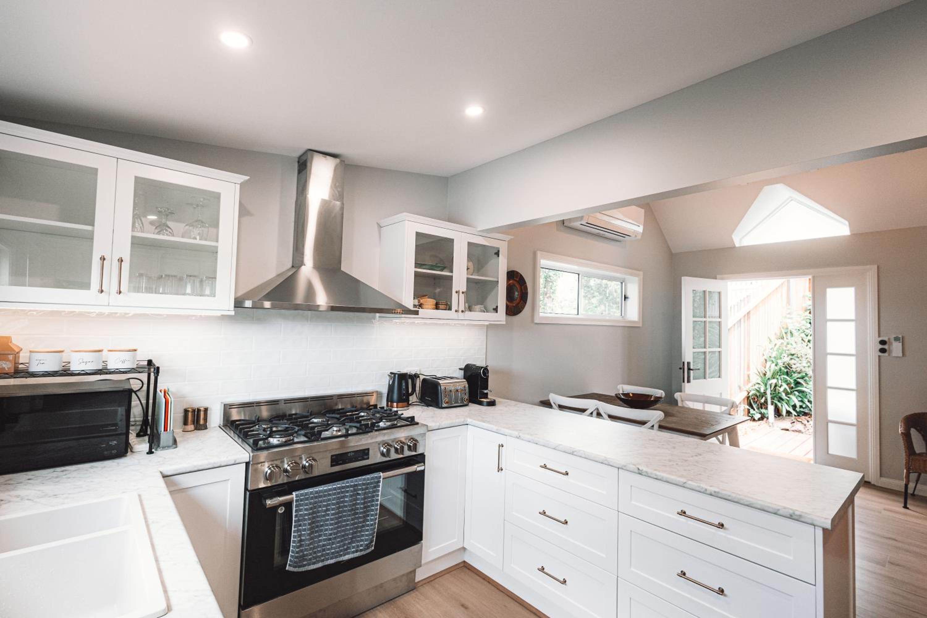 Newly Renovated 100 Year Old Bliss Cottage - Adaline