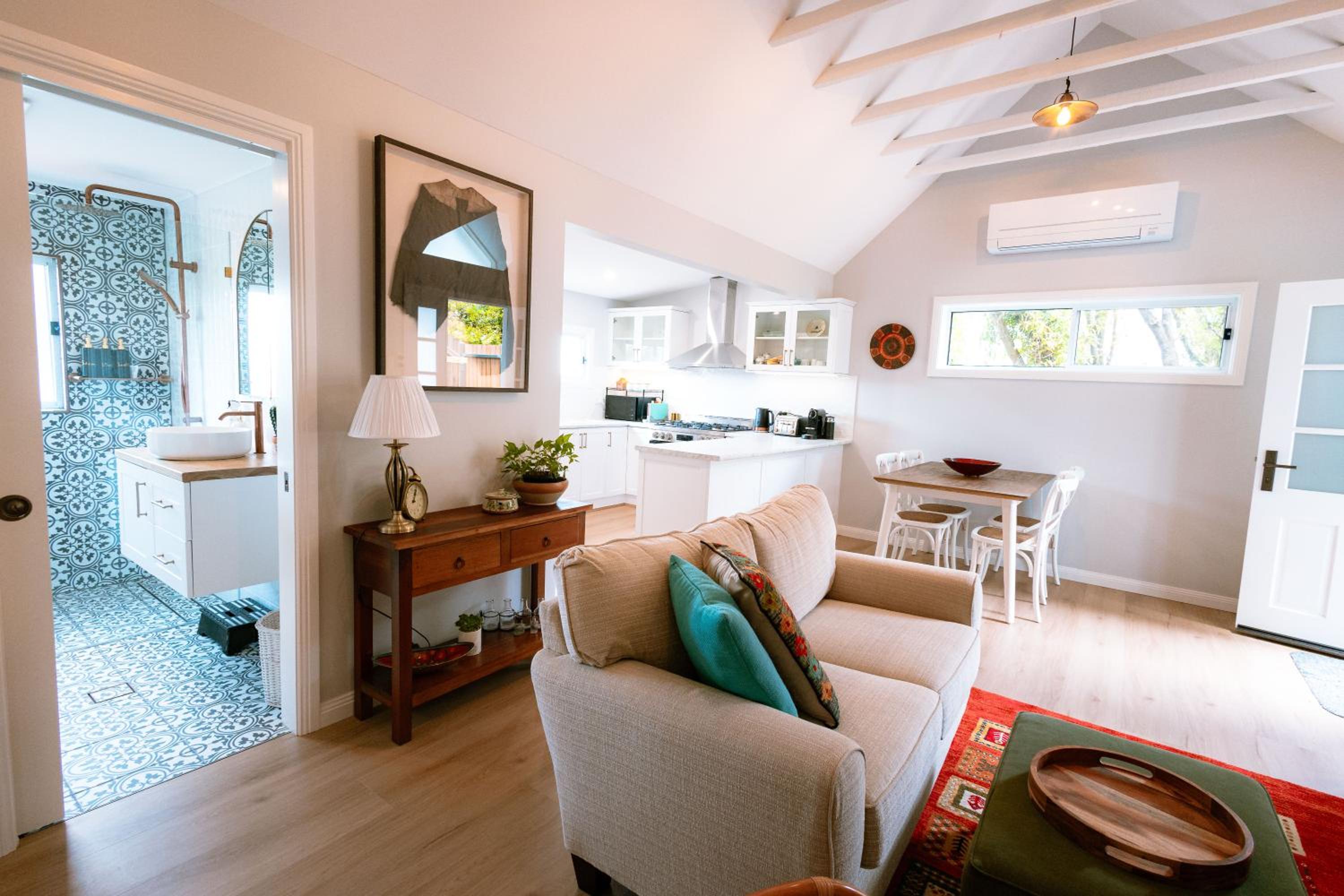 Newly Renovated 100 Year Old Bliss Cottage - Adaline