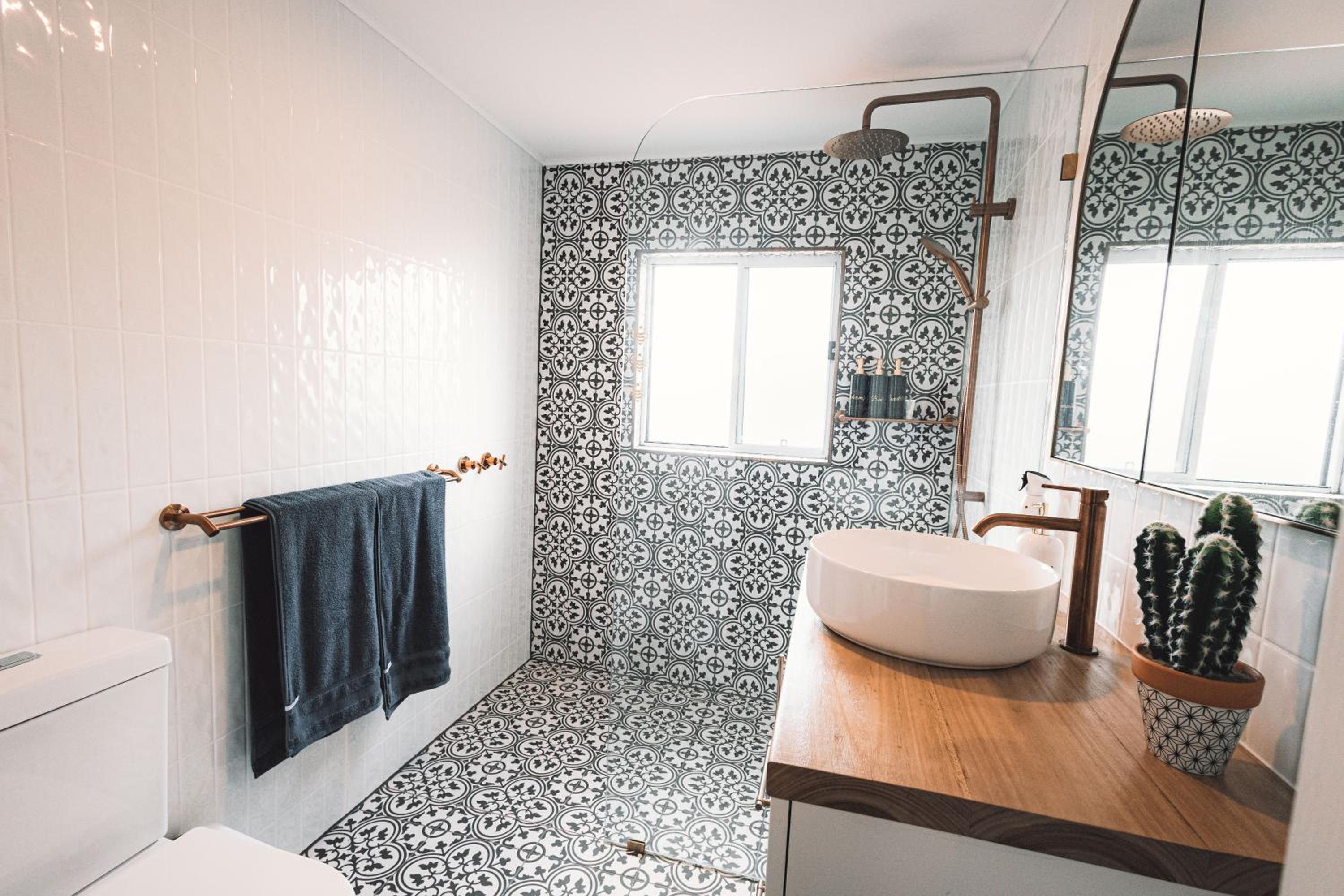 Newly Renovated 100 Year Old Bliss Cottage - Adaline