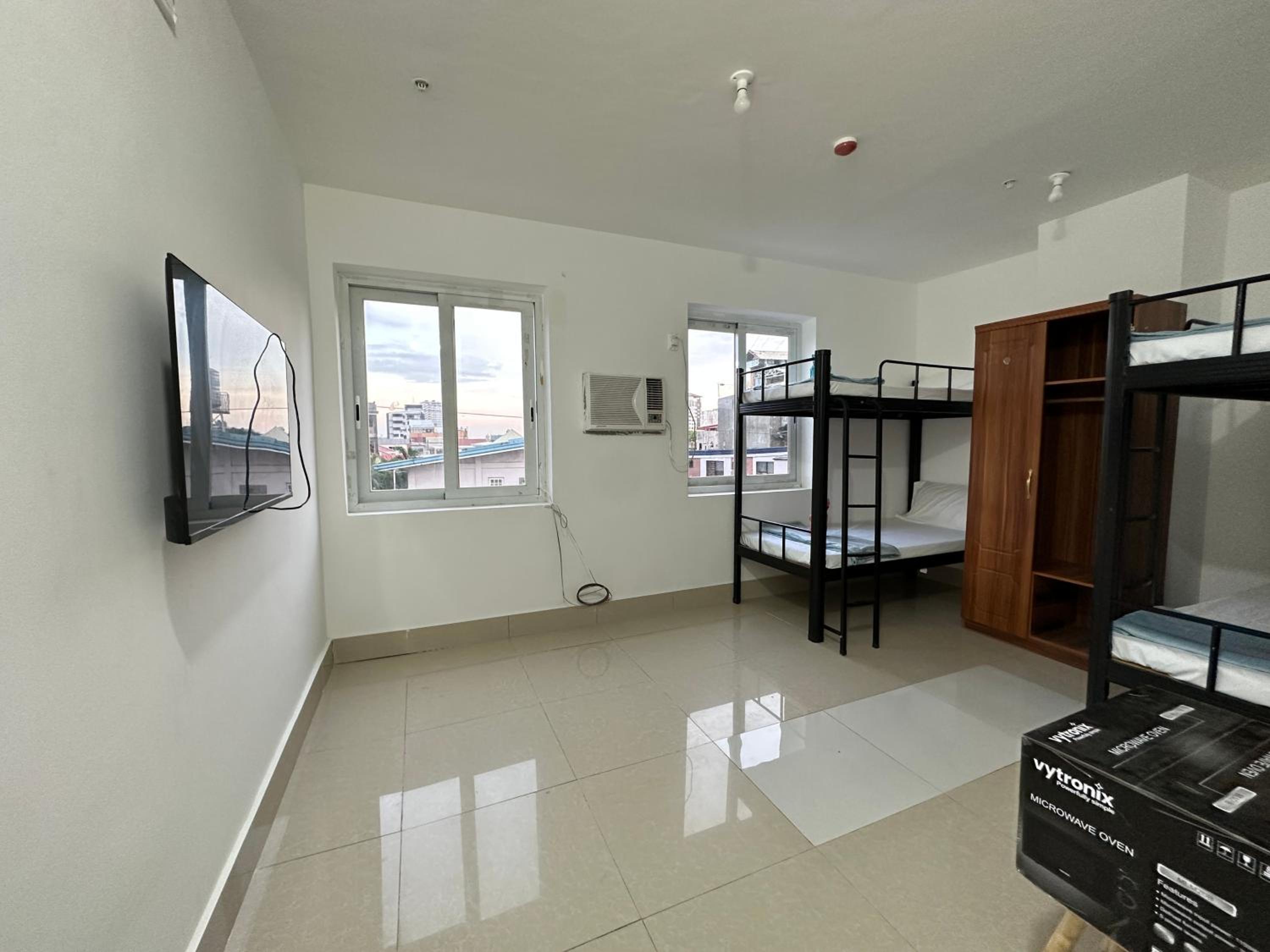 Mabolo 302 Family Room near IT Park view 3
