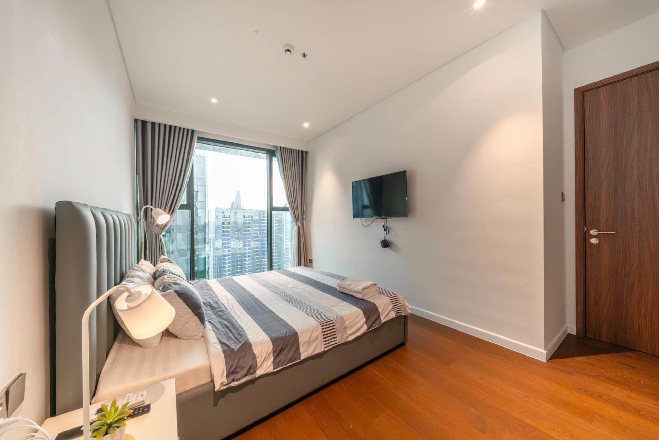Metropole Thu Thiem - Luna Apartment - Chic, Unbeatable LOCATION, Great Value!!!