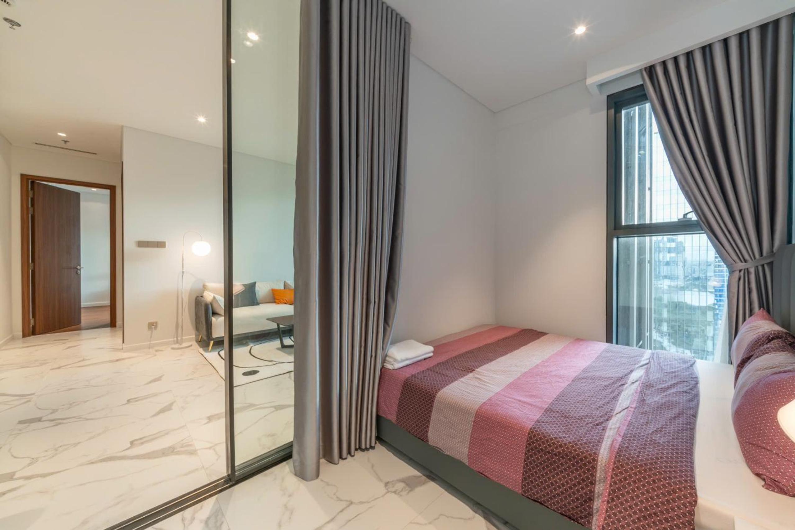 Metropole Thu Thiem - Luna Apartment - Chic, Unbeatable LOCATION, Great Value!!!