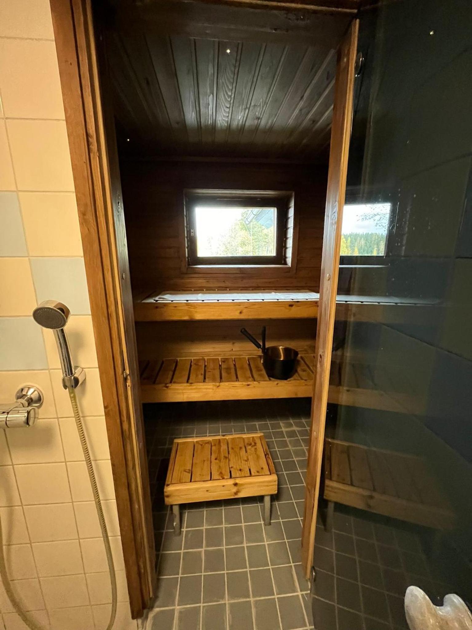 Järvenrantamökki Nurmijärvellä, Villa Rauha