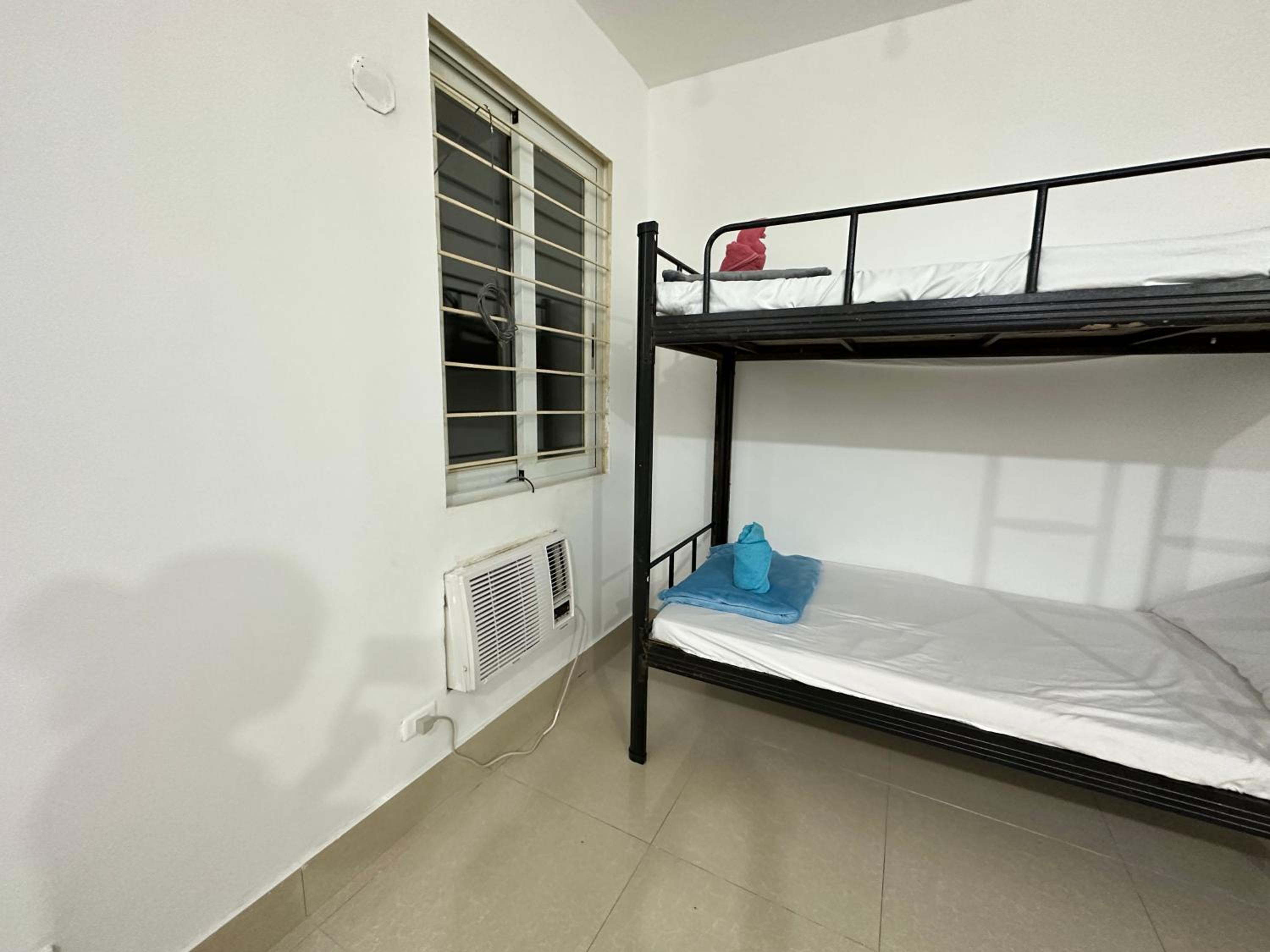 Mabolo 306 Shared Room near IT Park view 4