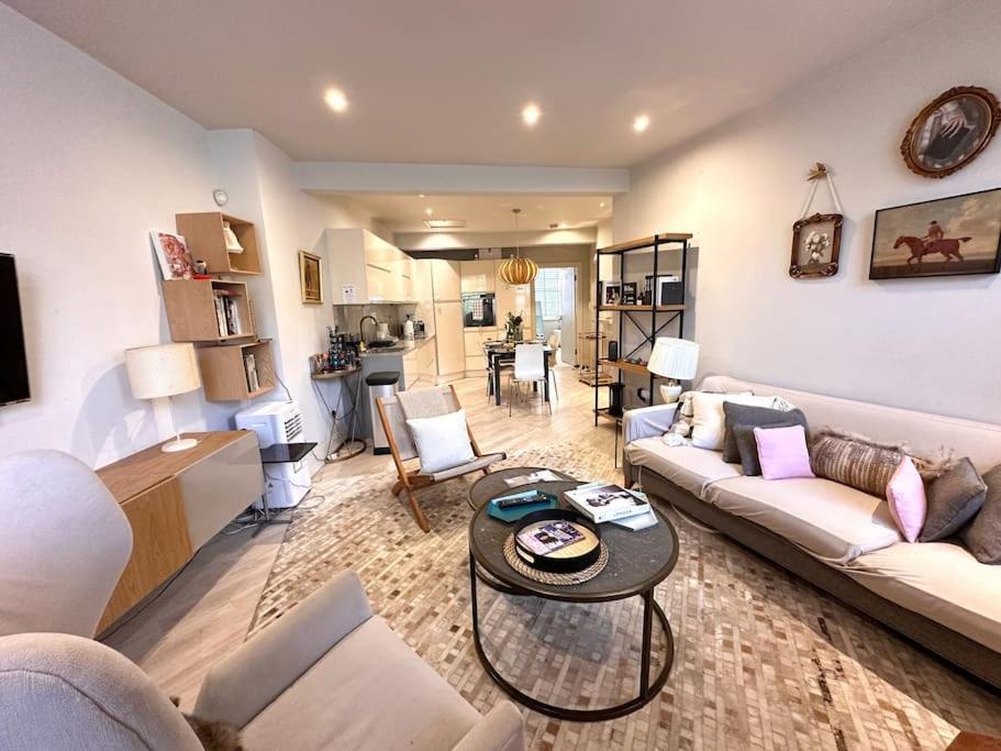 Stunning Modern 2-Floor House with 3 Ensuite Rooms