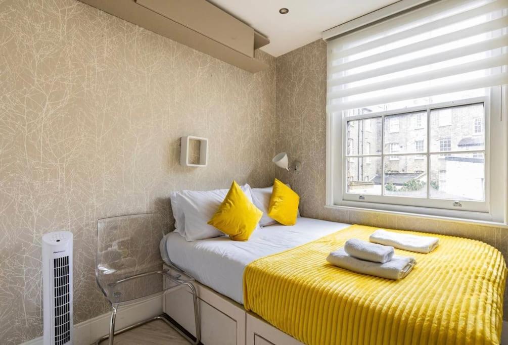 Stunning Modern 2-Floor House with 3 Ensuite Rooms