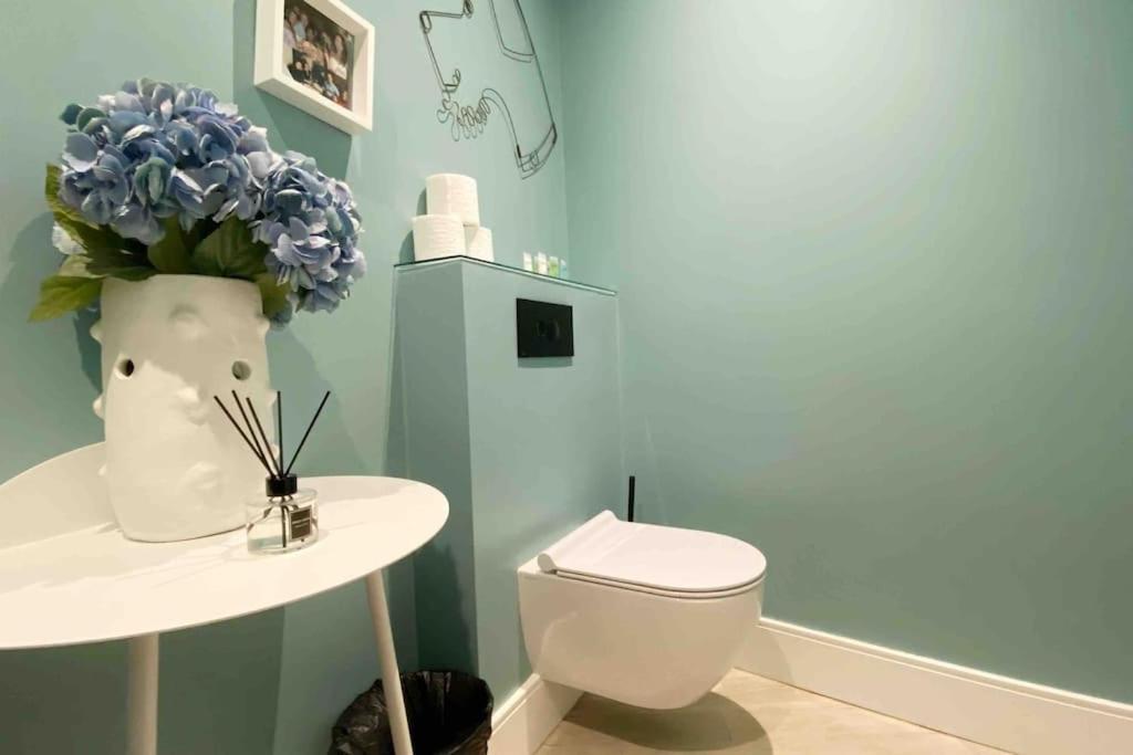 Stunning Modern 2-Floor House with 3 Ensuite Rooms