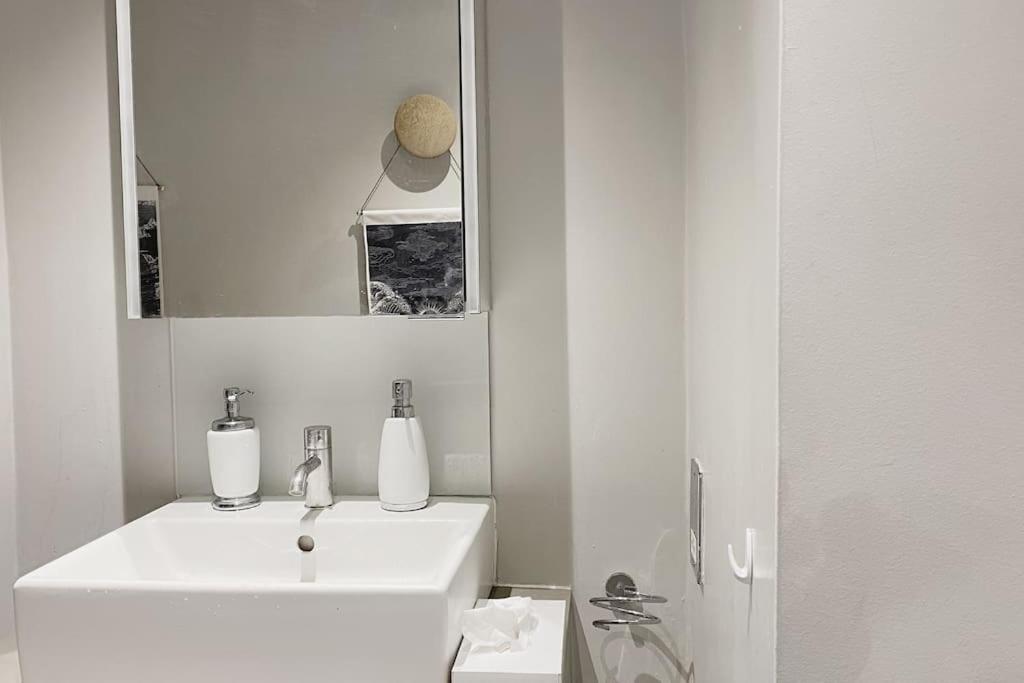 Stunning Modern 2-Floor House with 3 Ensuite Rooms
