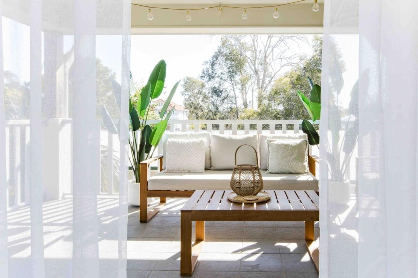 Bright & cosy 2 bed, 2 bath apartment, with pool