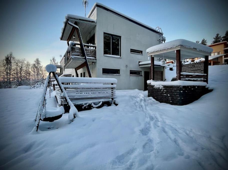 Atmospheric Holiday Villa with Sauna