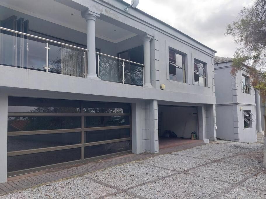 Endonini house Lovely 7 Bedroom House view 5