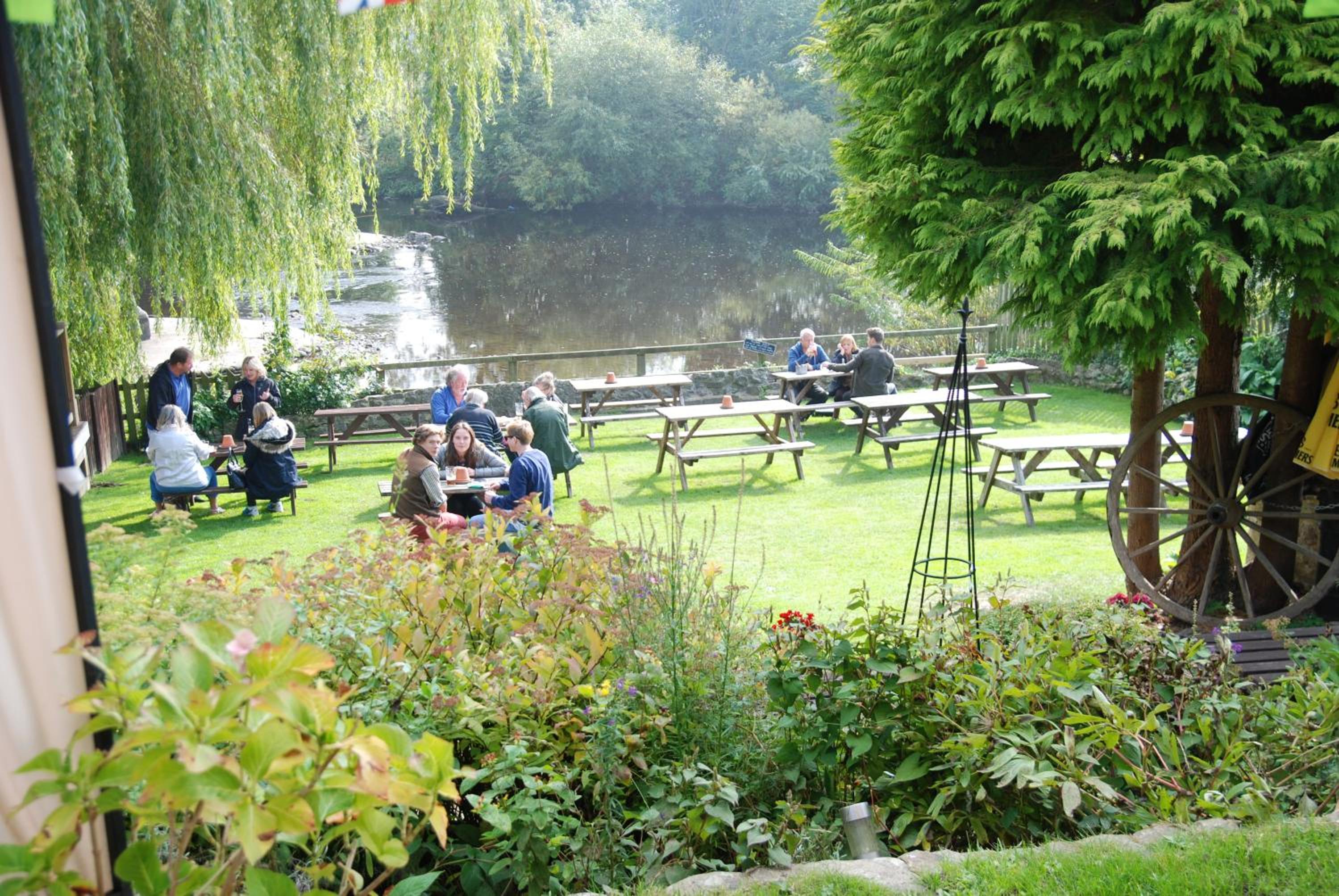 The Bull Inn West Tanfield view 4