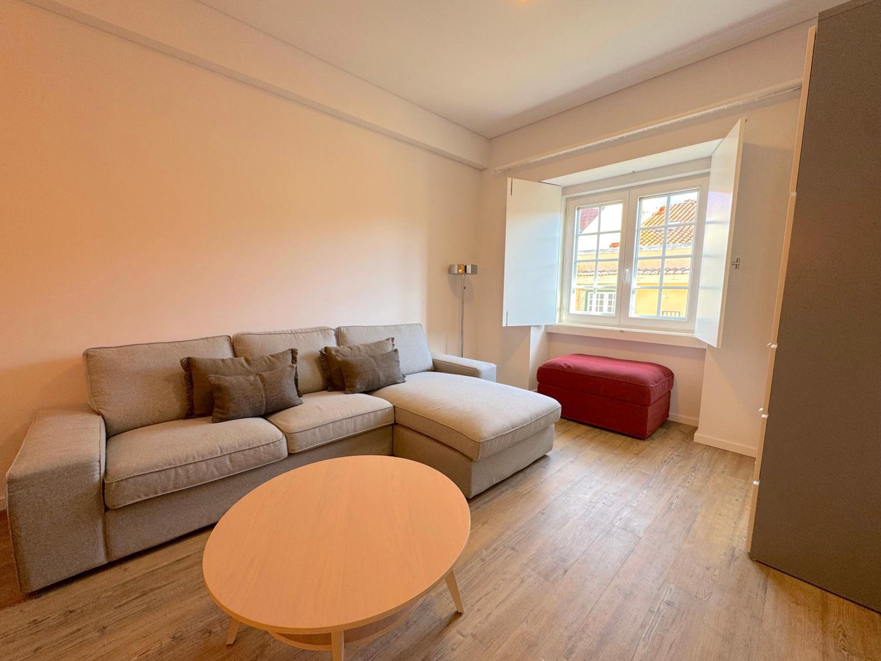Made For The City Lovers- Urban Charm in Chiado view 5