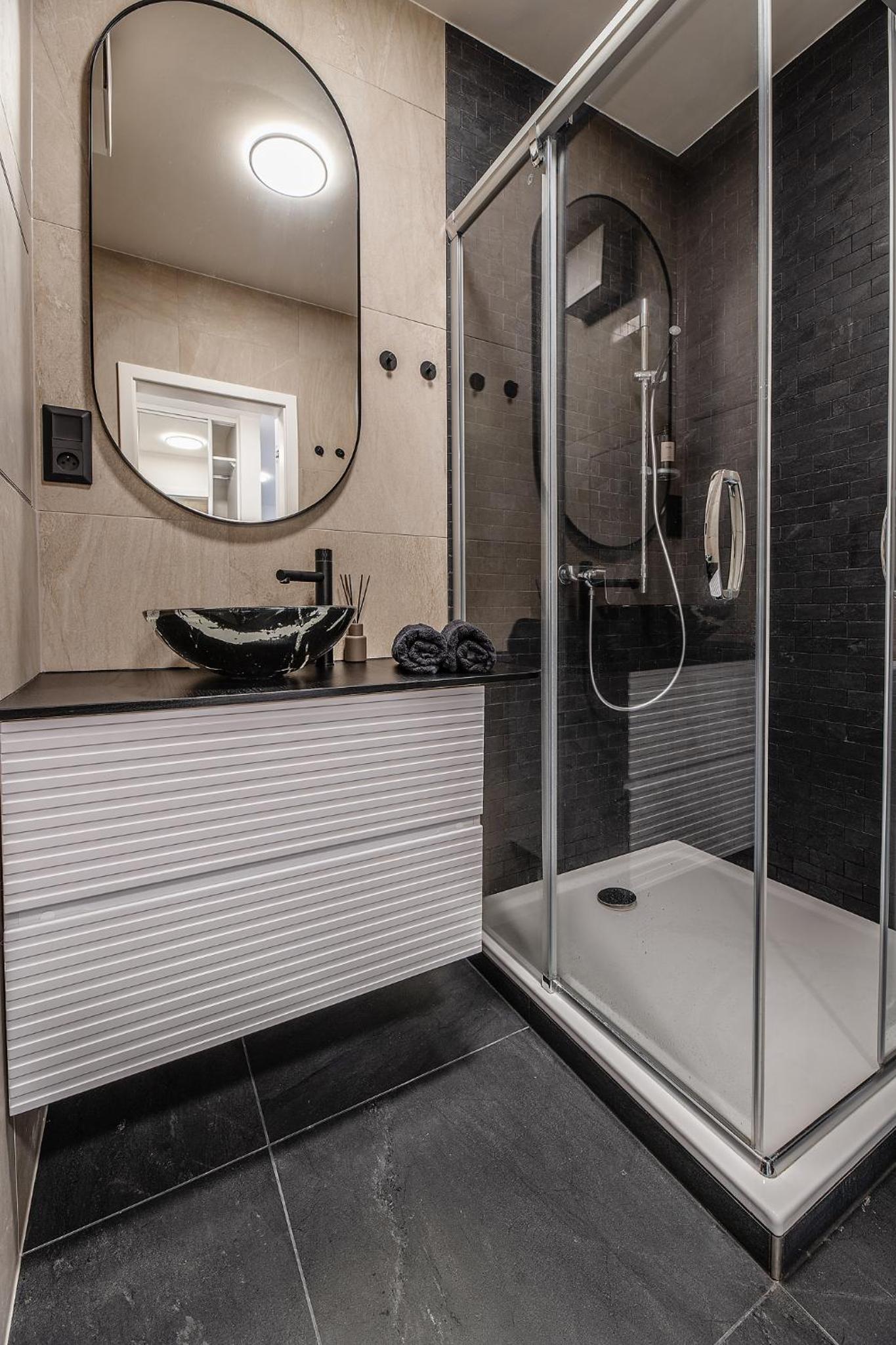 ZWIRN CITY Centre apt, 2 Parking Space, Business&Pleasure view 4