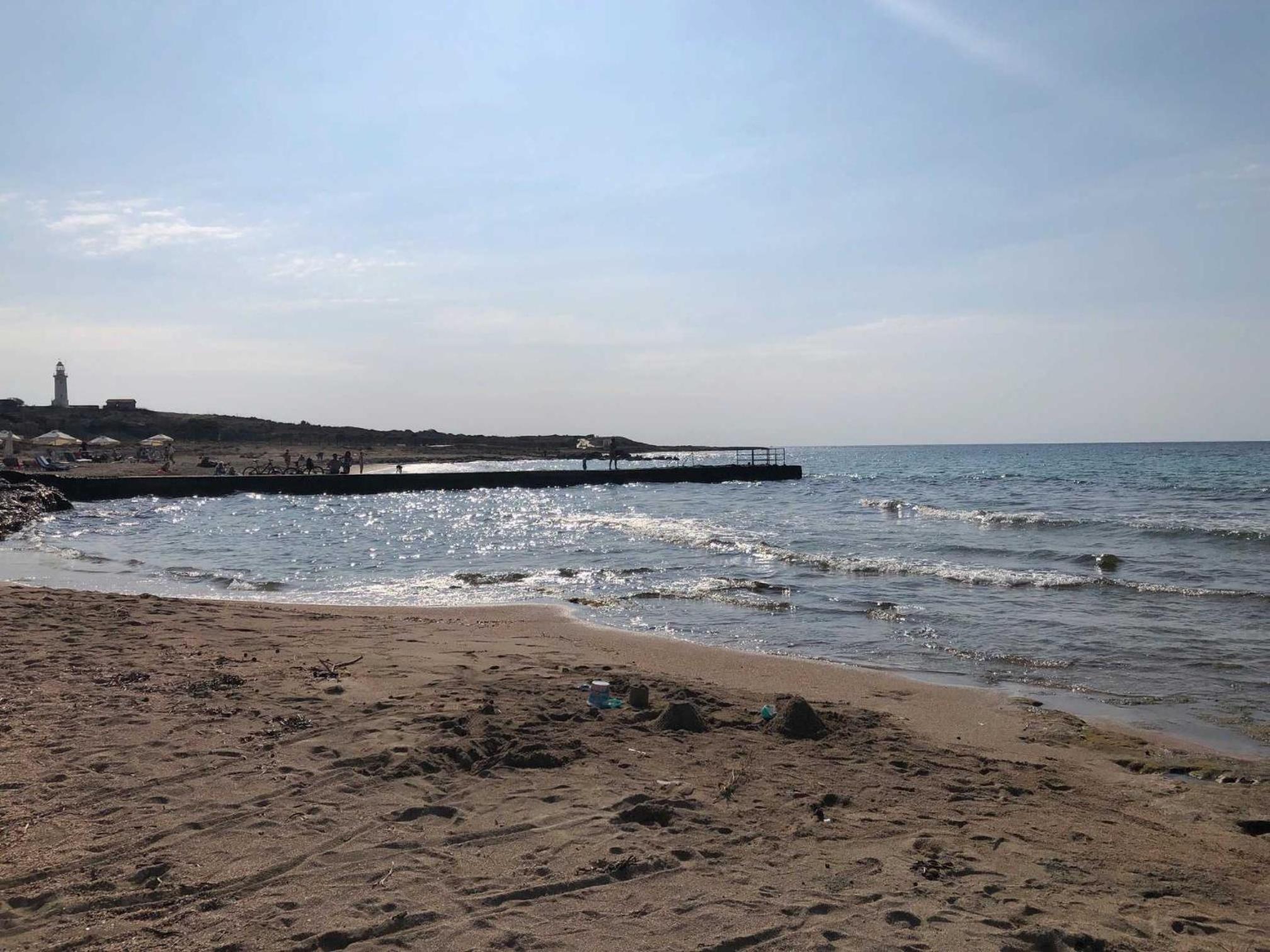 Lighthouse Beach - 3BR Seafront Apt 50m to Beach with Sea Views - Sleeps 6