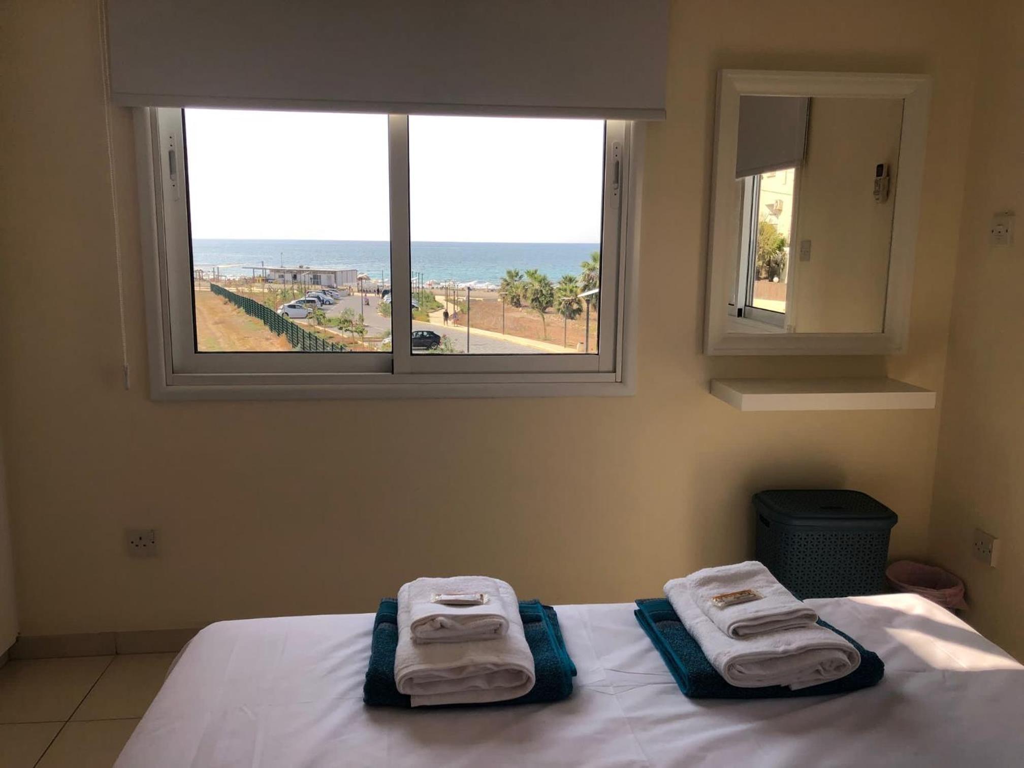 Lighthouse Beach - 3BR Seafront Apt 50m to Beach with Sea Views - Sleeps 6