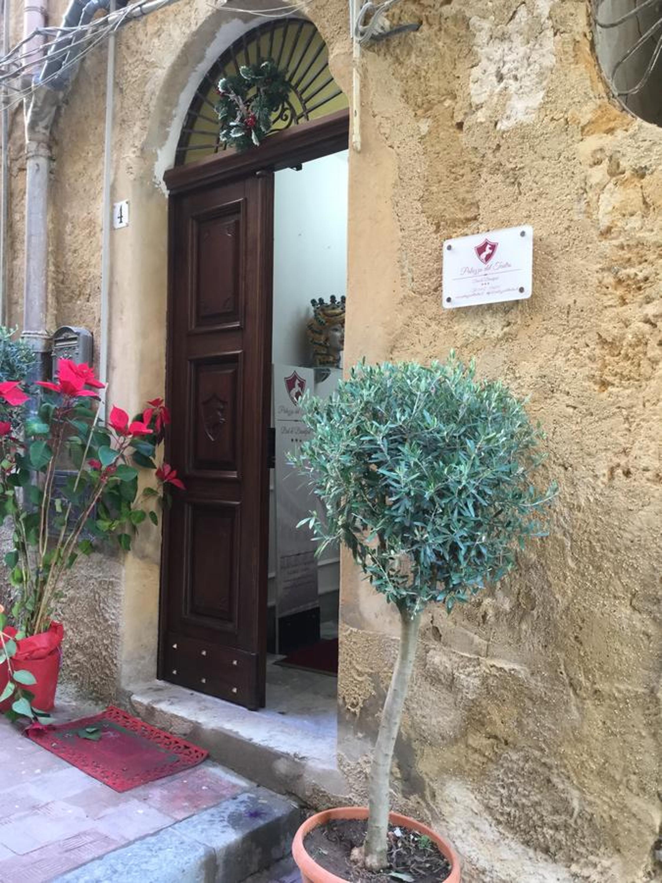 Hotel B&B Palazzo del Teatro - Image 1