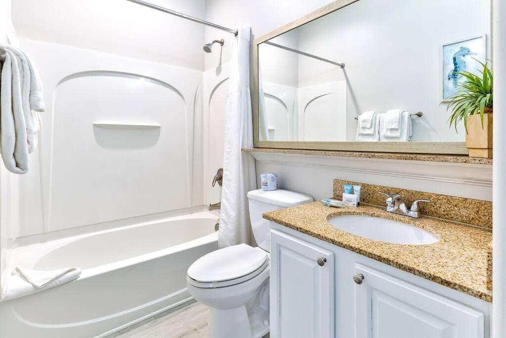 Disney Lakefront Luxury!