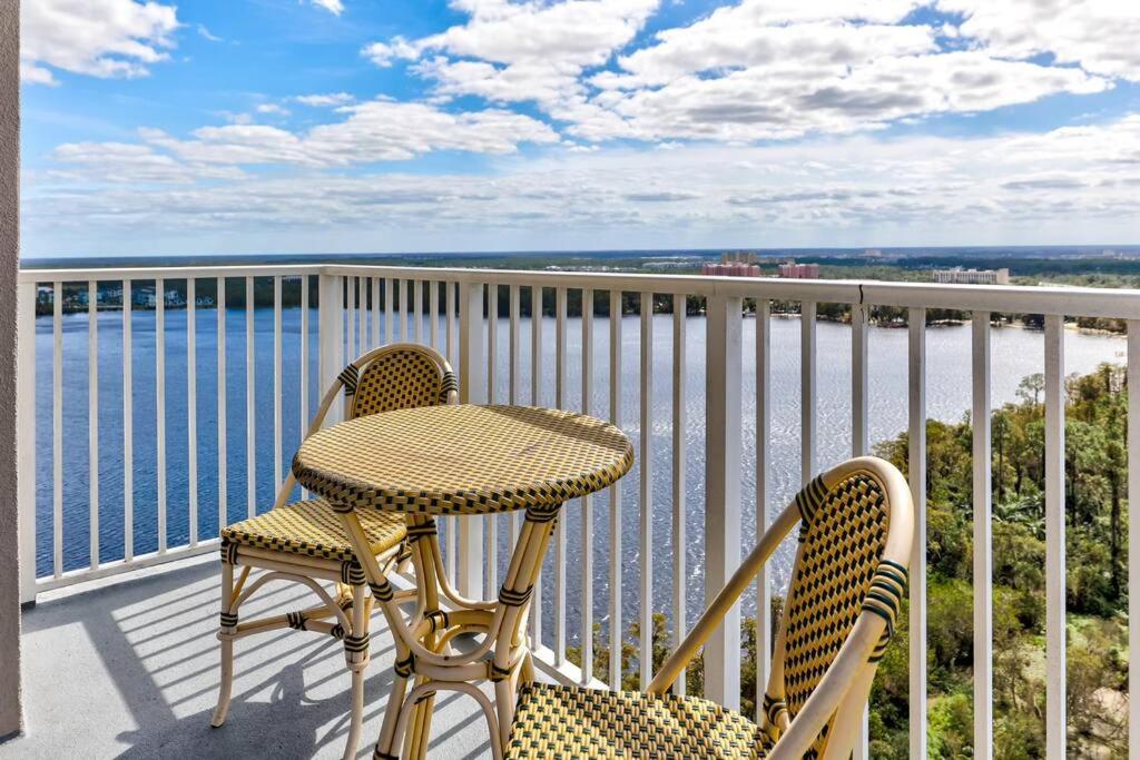 Disney Lakefront Luxury!
