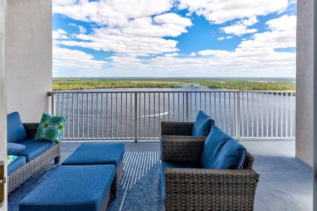 Disney Lakefront Luxury!