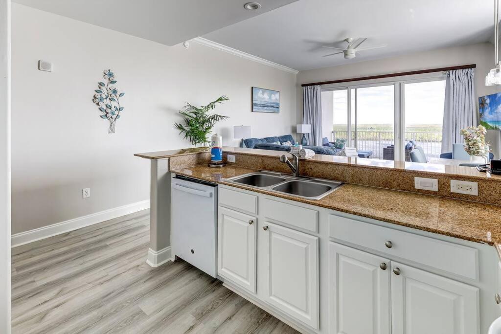 Disney Lakefront Luxury!