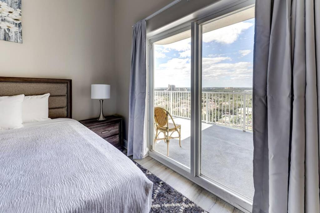 Disney Lakefront Luxury!
