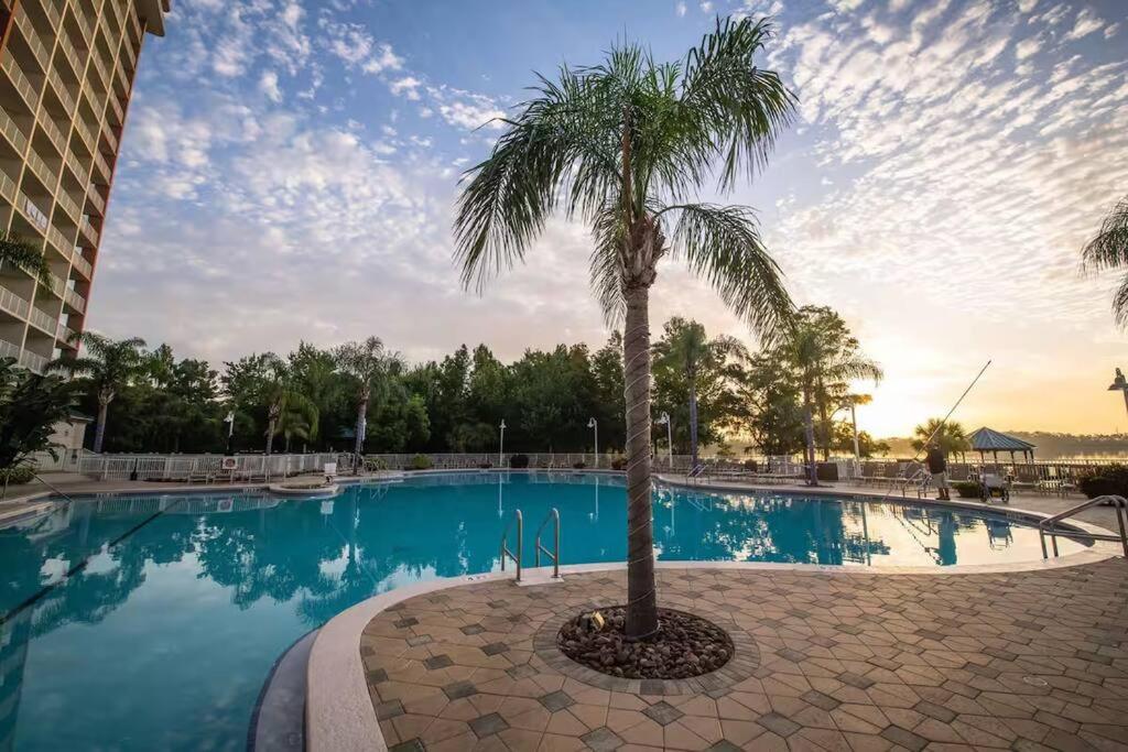 Disney Lakefront Luxury!