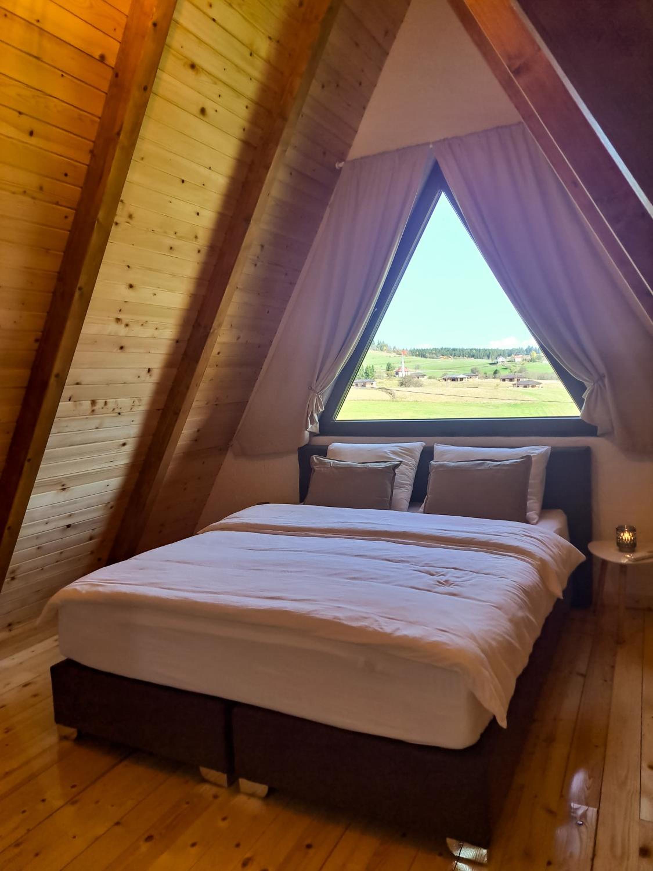 Forest House Bukva