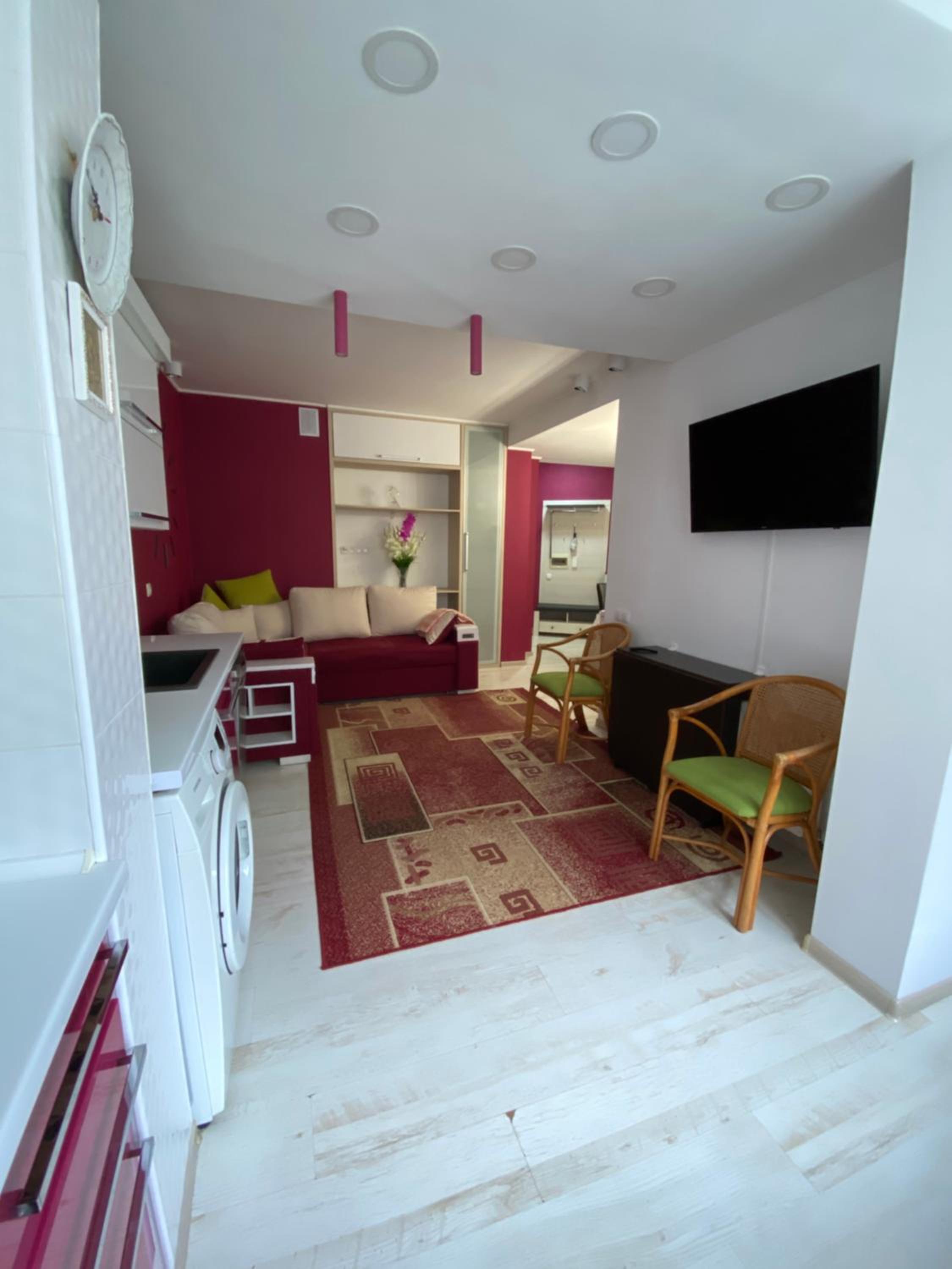Magenta Apartment