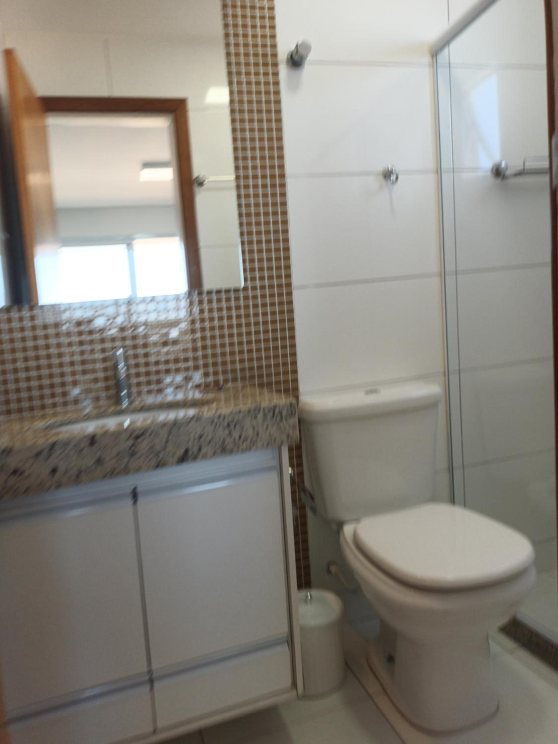 VISTA MAR DESLUMBRANTE, apto novo e moderno, a uma quadra da praia, prédio com piscina, quartos com ar condicionado, roupas de cama e banho, redes de prote