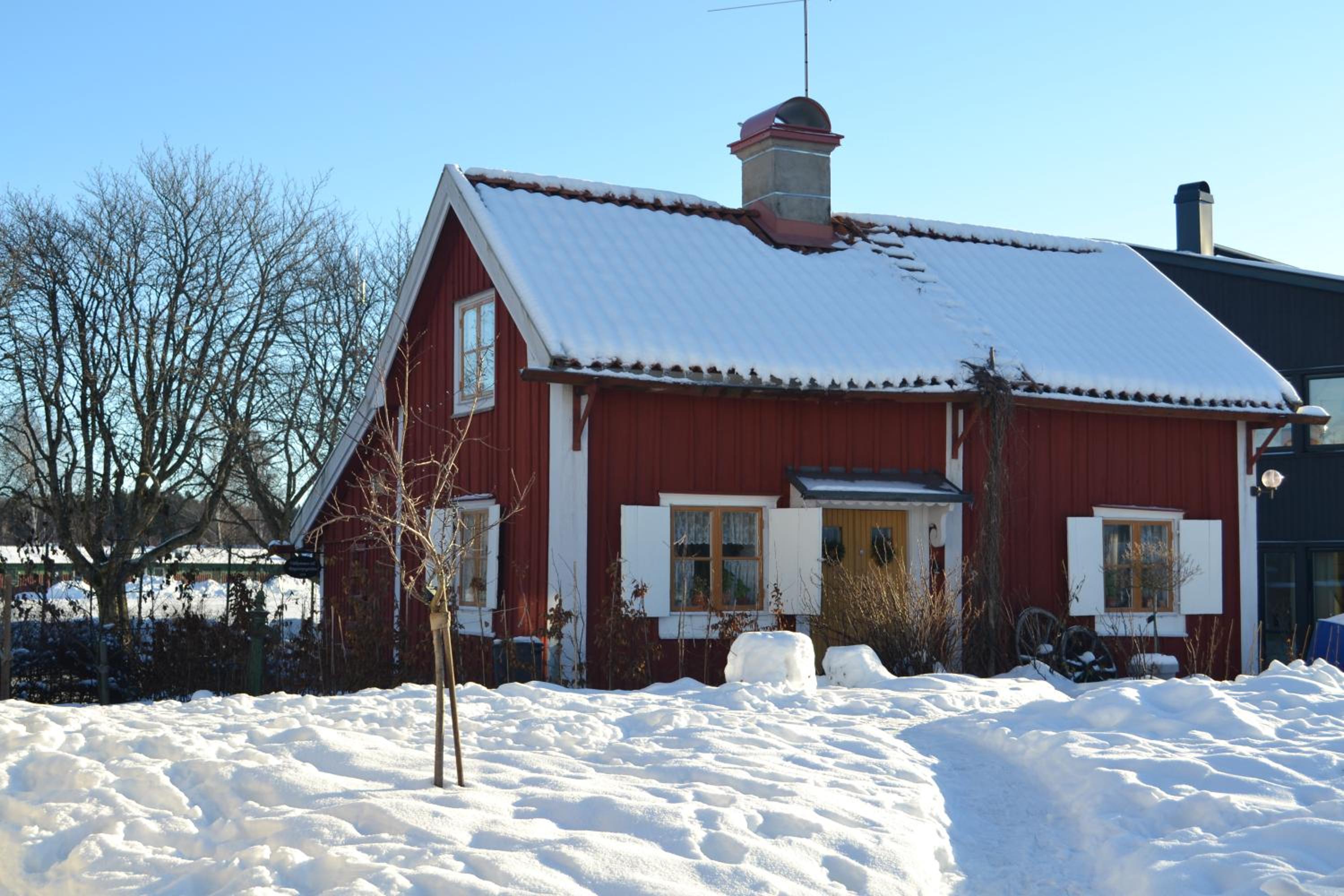 Rustik gäststuga med lantlig känsla nära Örebro city view 2