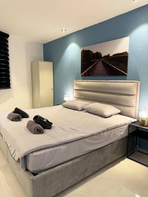 King George studio 1 view 4