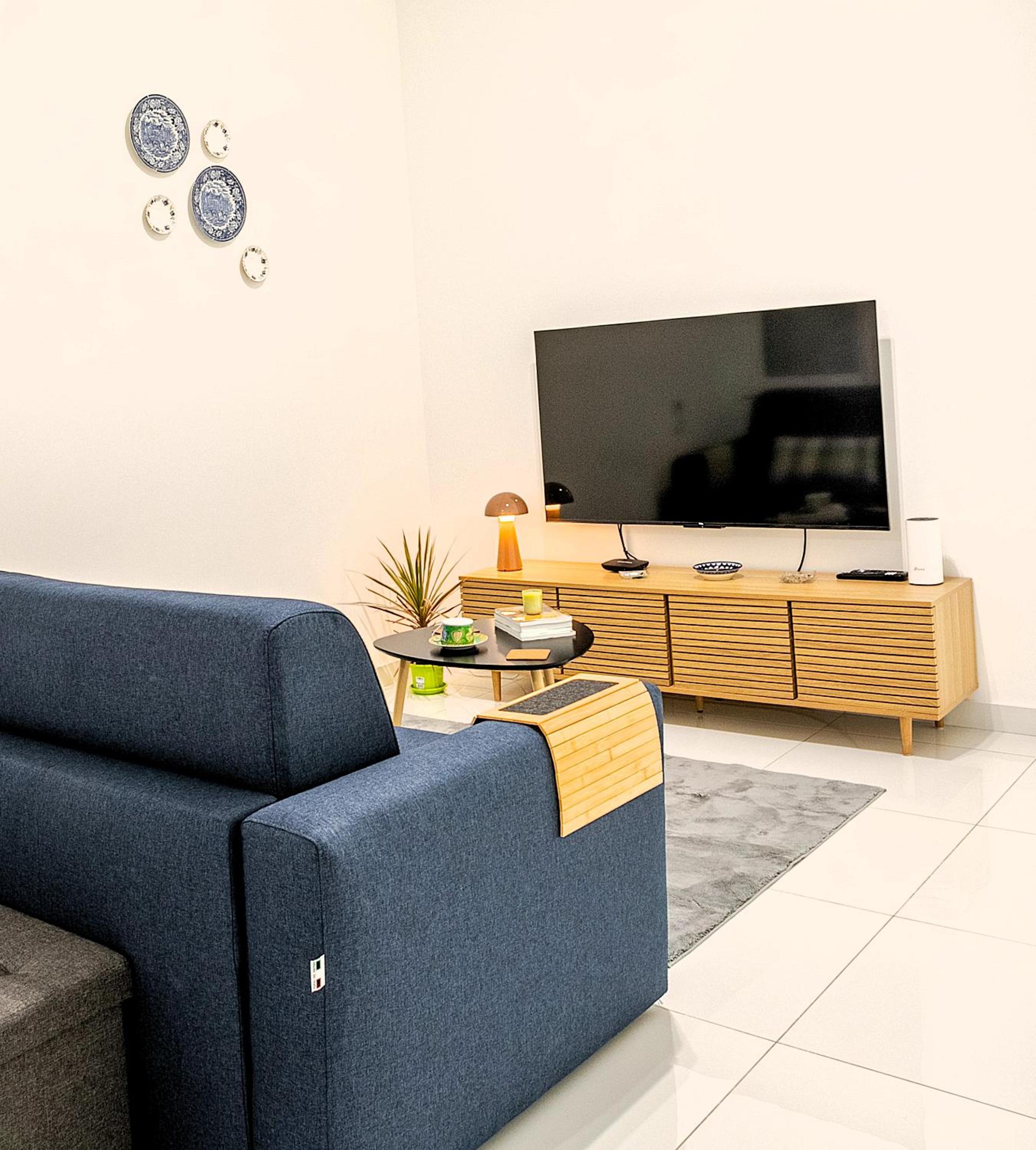 Contemporary St Julians Comfort photo 2
