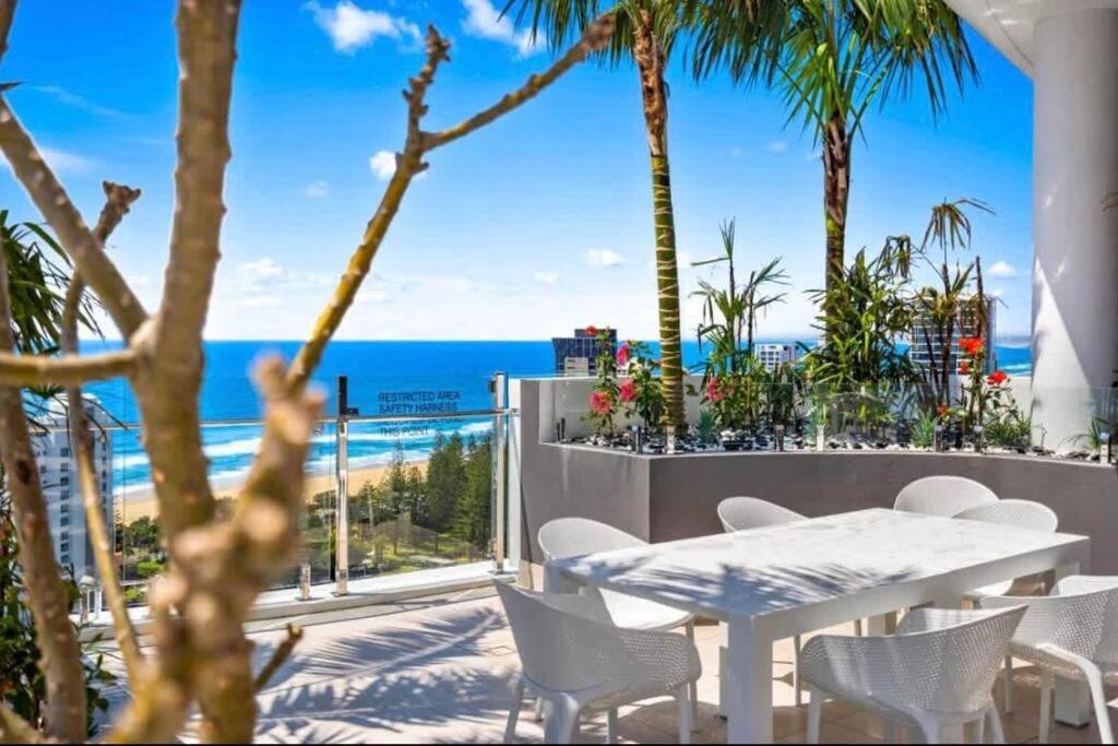 Coastal Escape in Broadbeach