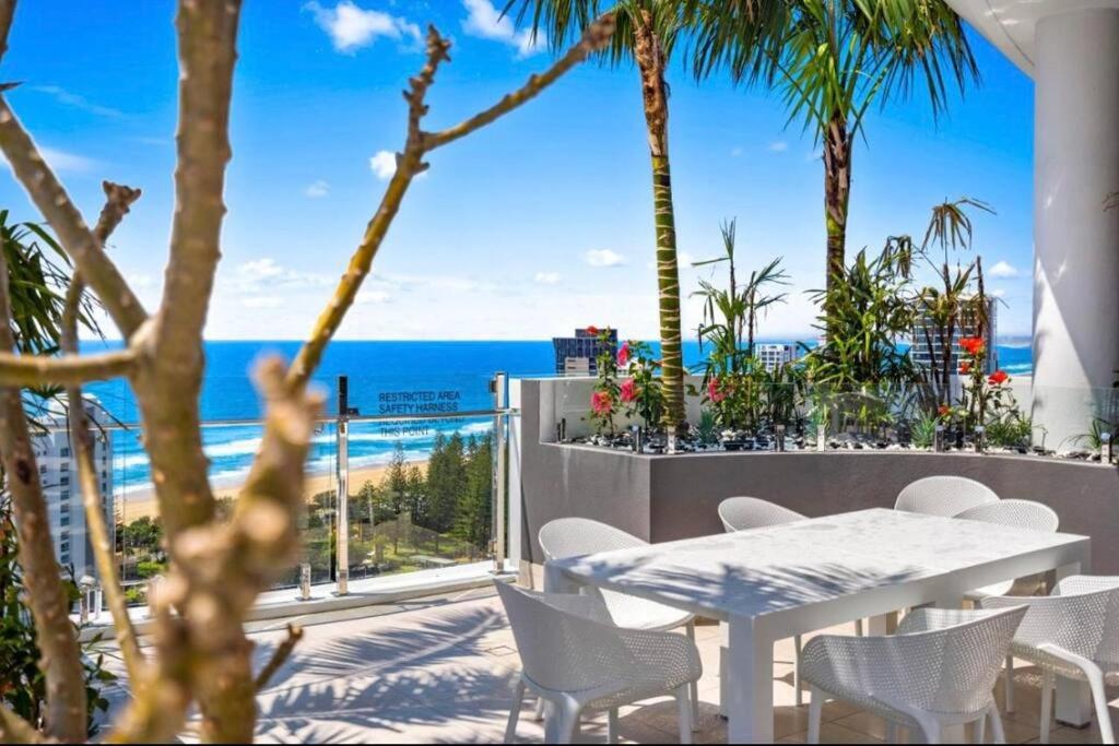 Coastal Escape in Broadbeach