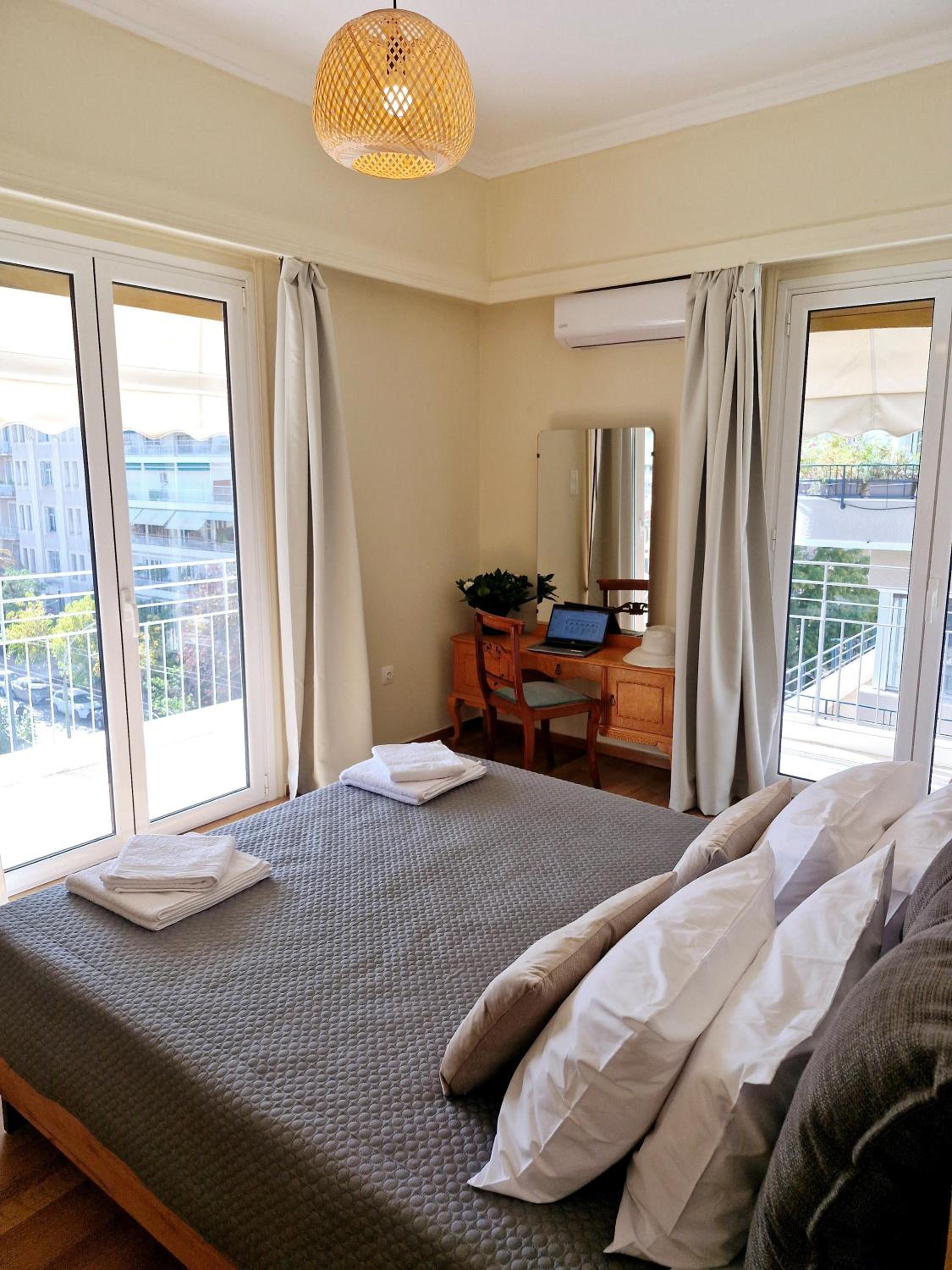 Athens View Vintage Residence