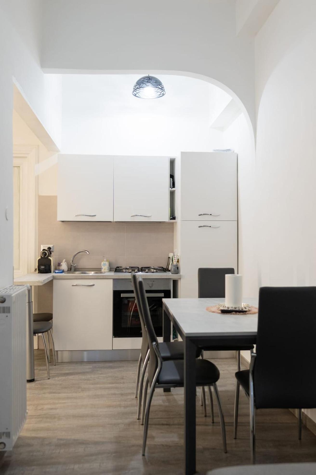 Central Rome 2BR Walk to Vatican & Piazza Navona